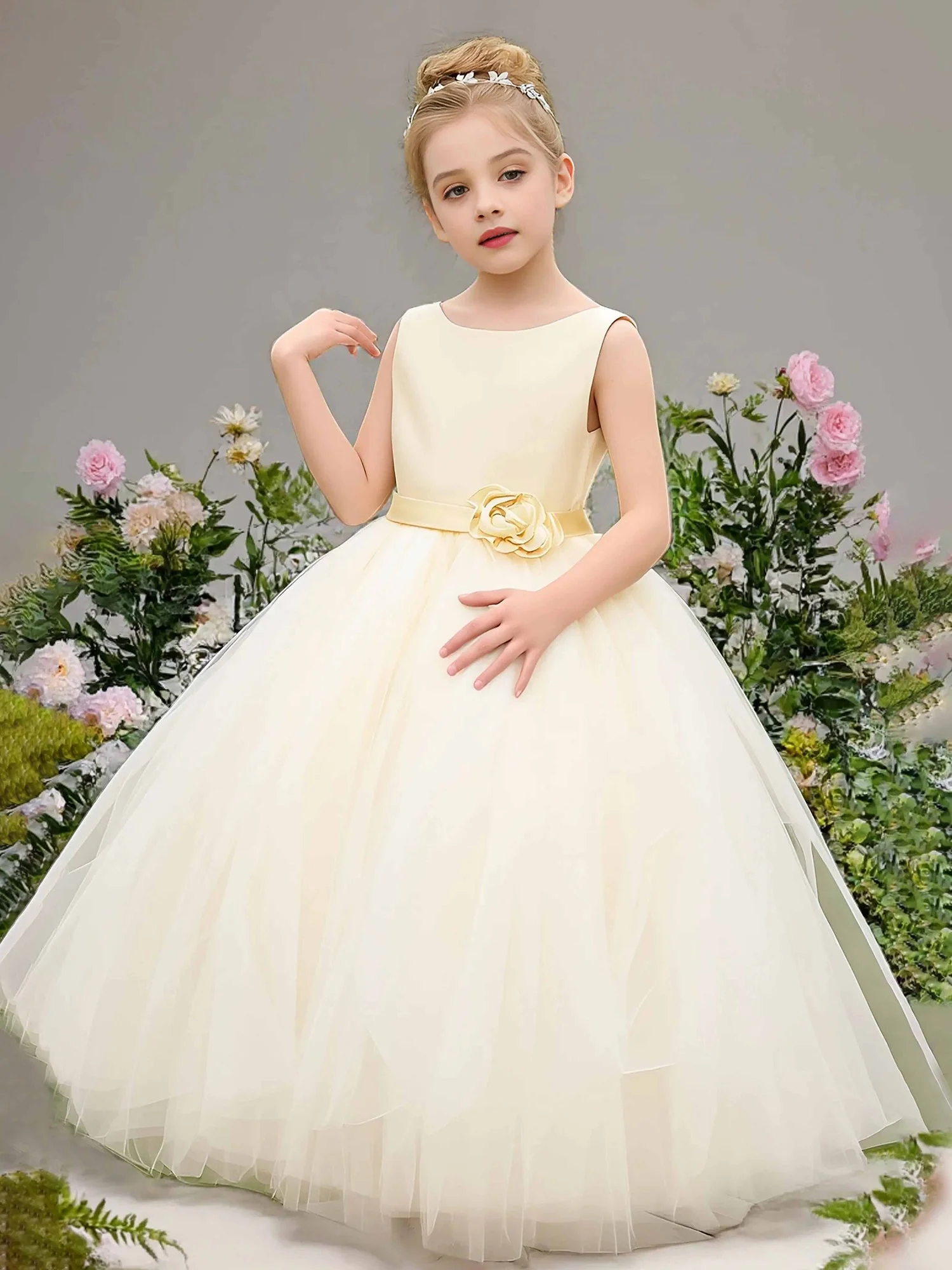 Ärmellos Scoop Rücken Gerafft Taille Blumenmädchen Kleid Narzisse