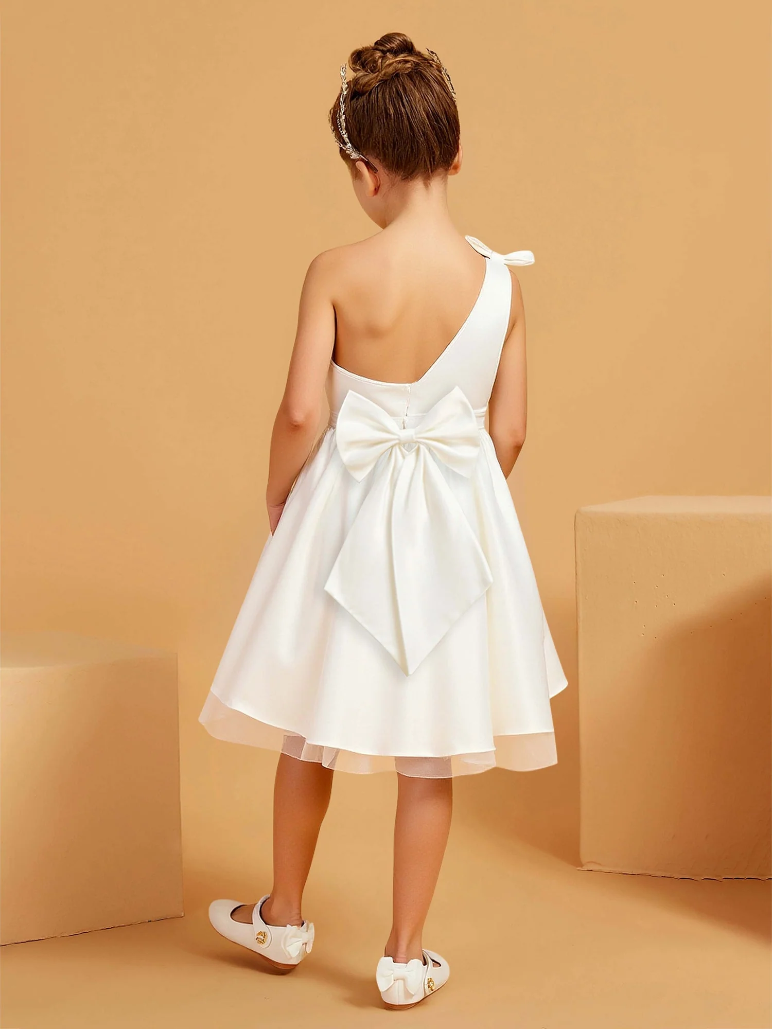 A-Linie Eine Schulter Satin Blumenmädchen Kleid mit Schleife Elfenbein - Image 2