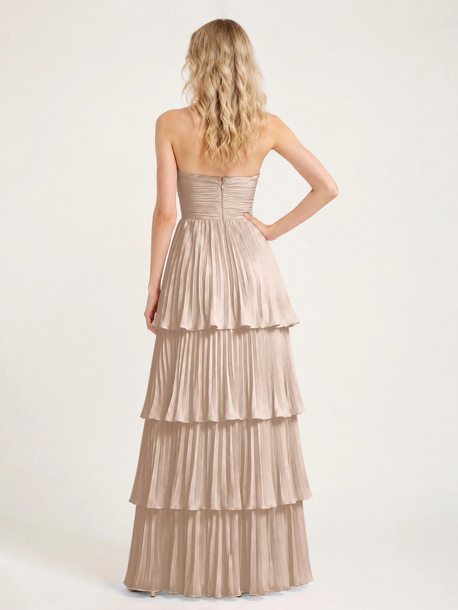 Maxikleid mit Schulterfreiem Oberteil und Akkordeonfalten Taupe - Image 2