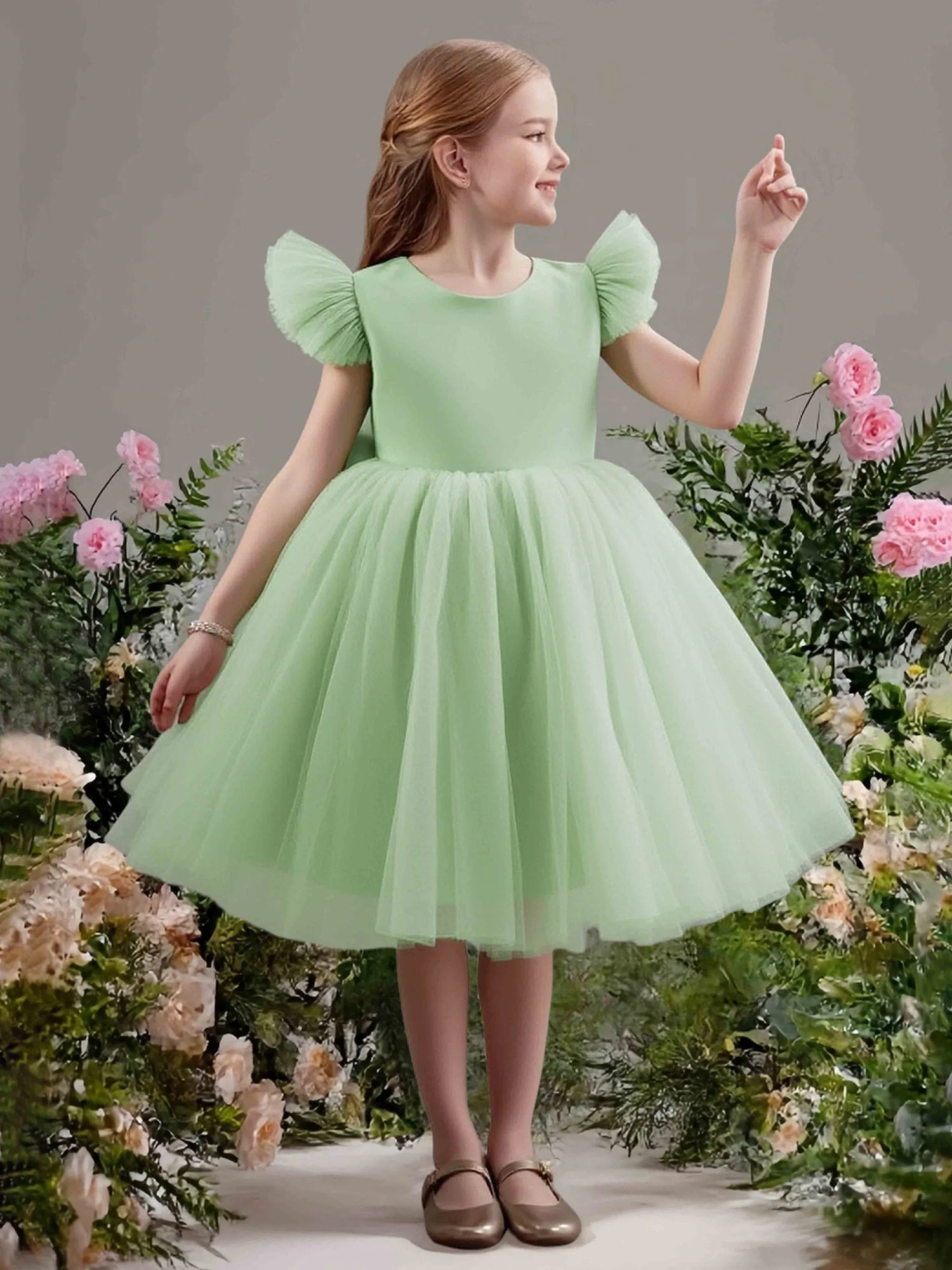 Rüschen Ärmel Herzform Rücken Blumenmädchen Kleid Staubiges Salbei