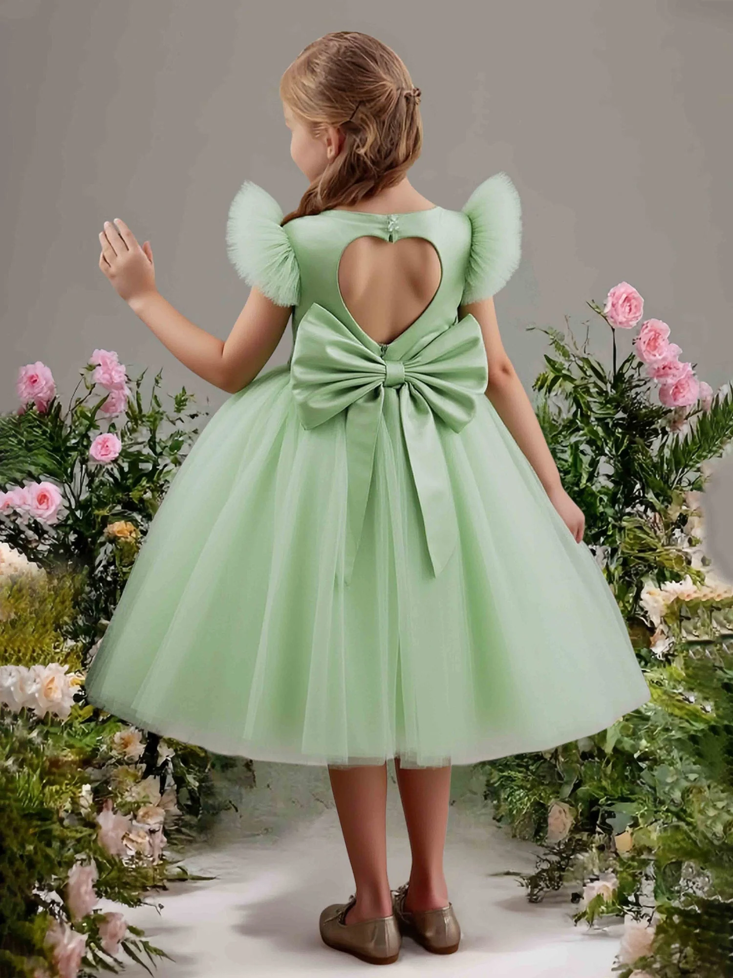 Rüschen Ärmel Herzform Rücken Blumenmädchen Kleid Staubiges Salbei - Image 2