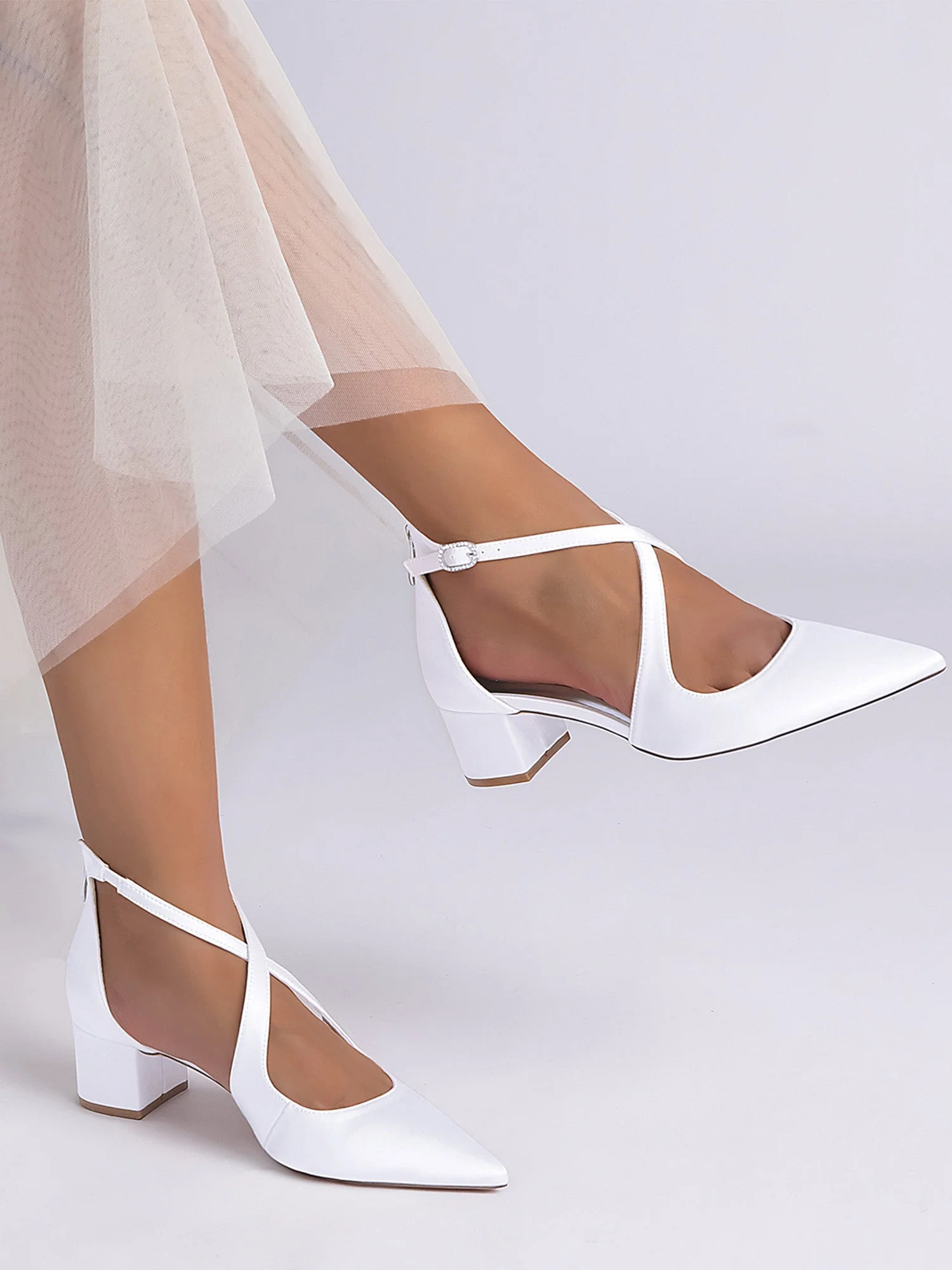 Einfache Satin Spitzenschuh Kitten Heel Schuhe
