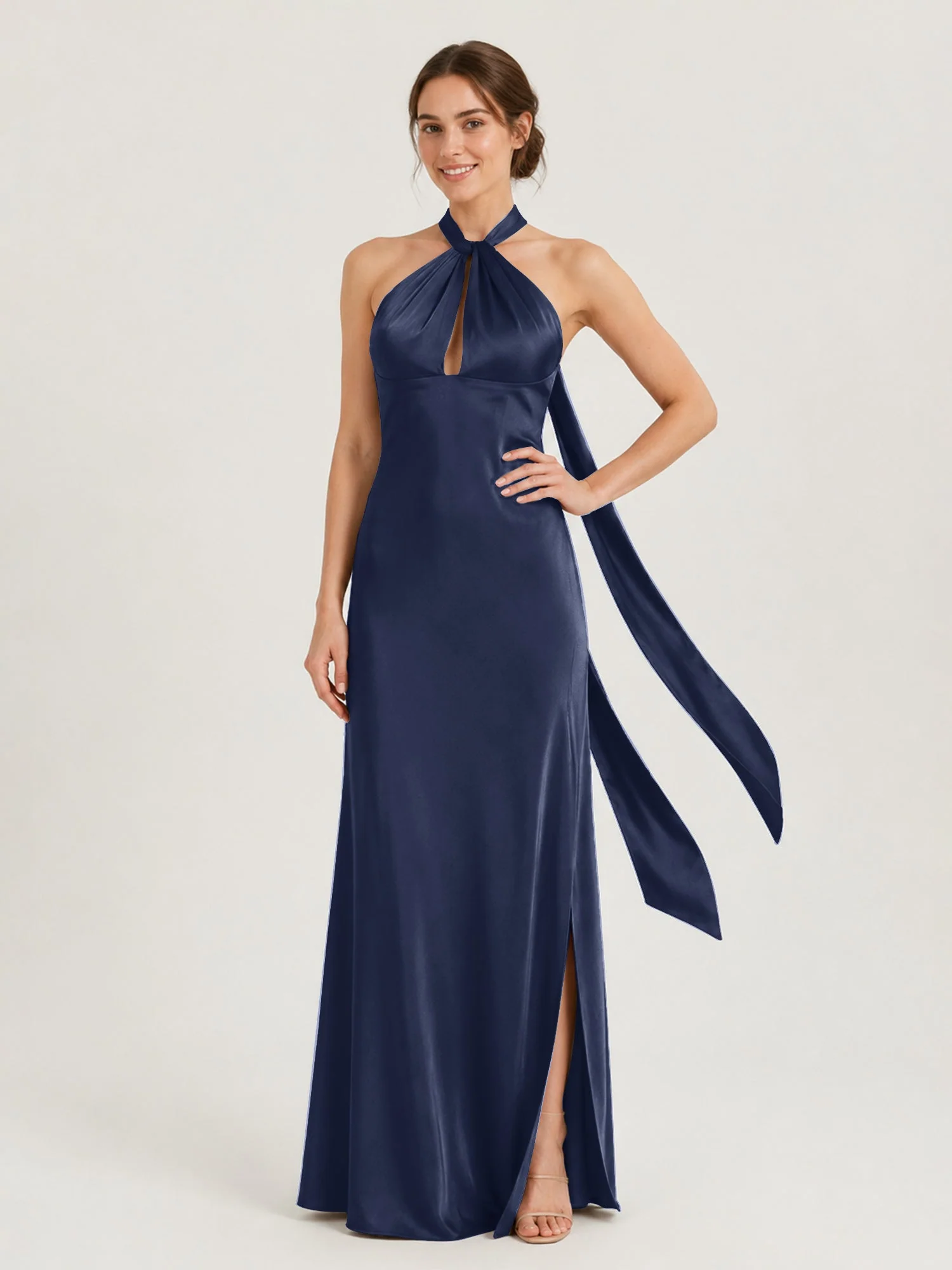 Satin Abendkleid mit Twist Neckholder und Keyhole Detail Dunkelmarine
