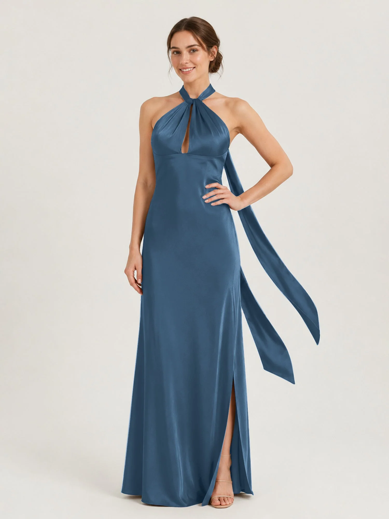 Satin Abendkleid mit Twist Neckholder und Keyhole Detail Schiefer Blau