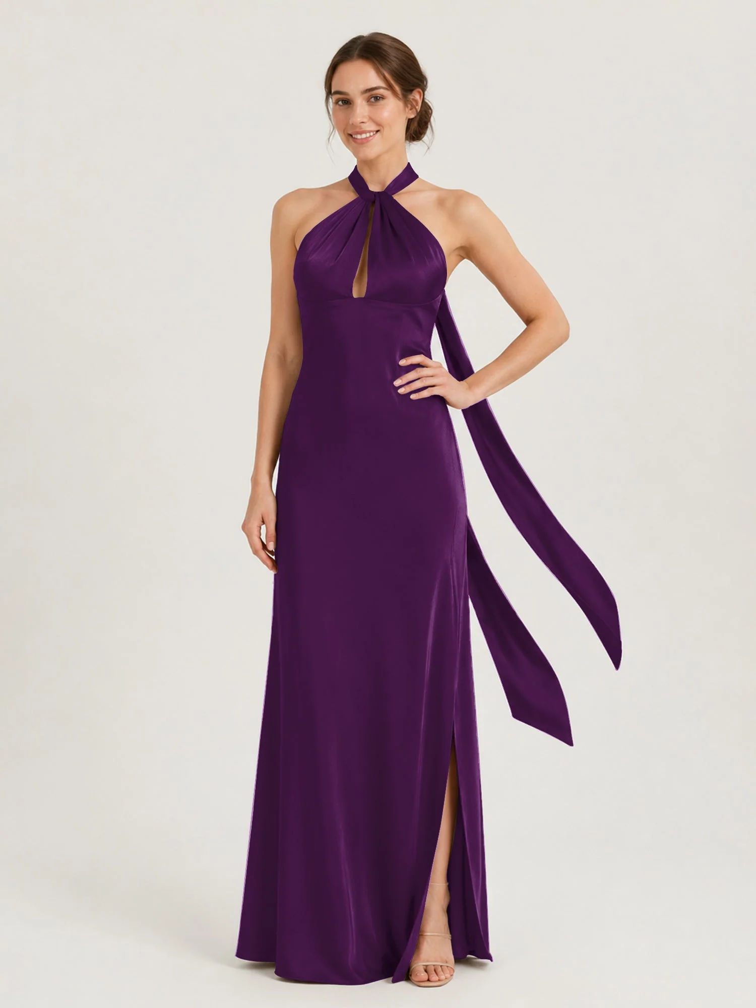 Satin Abendkleid mit Twist Neckholder und Keyhole Detail Traube