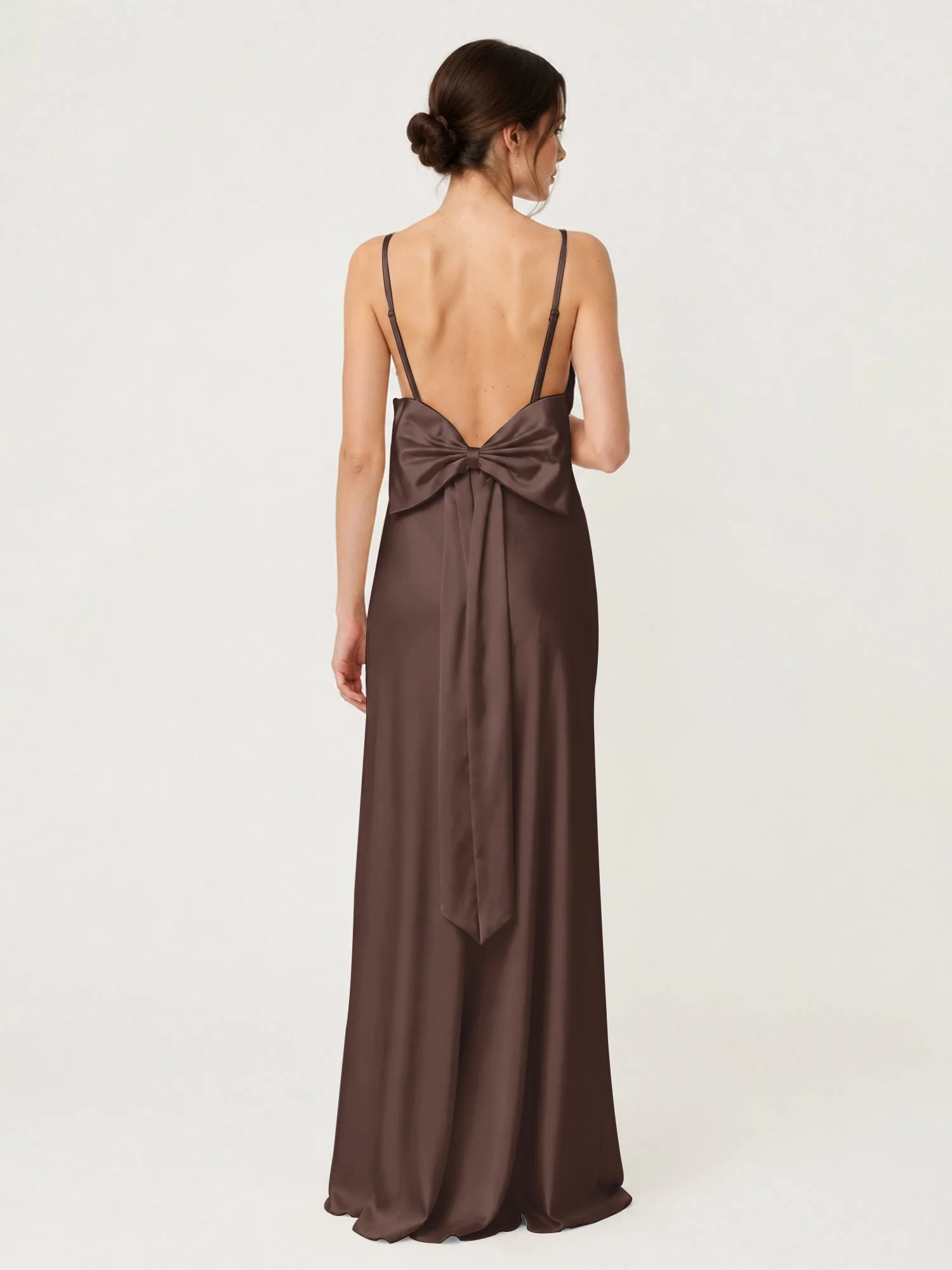 Satin Maxikleid mit Spaghettiträgern und Schleifendetail am Rücken Schokolade - Image 2