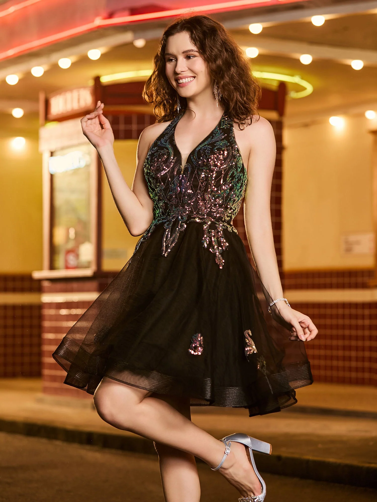 Glitzerndes Neckholder-Pailletten Ärmelloses Kurzes Ballkleid Schwarz - Image 3