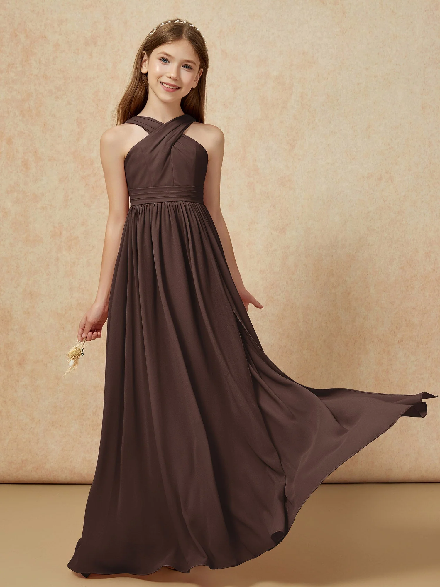 Griechischer Ausschnitt Chiffon Junge Brautjungfernkleider mit Schlitz Schokolade - Image 5