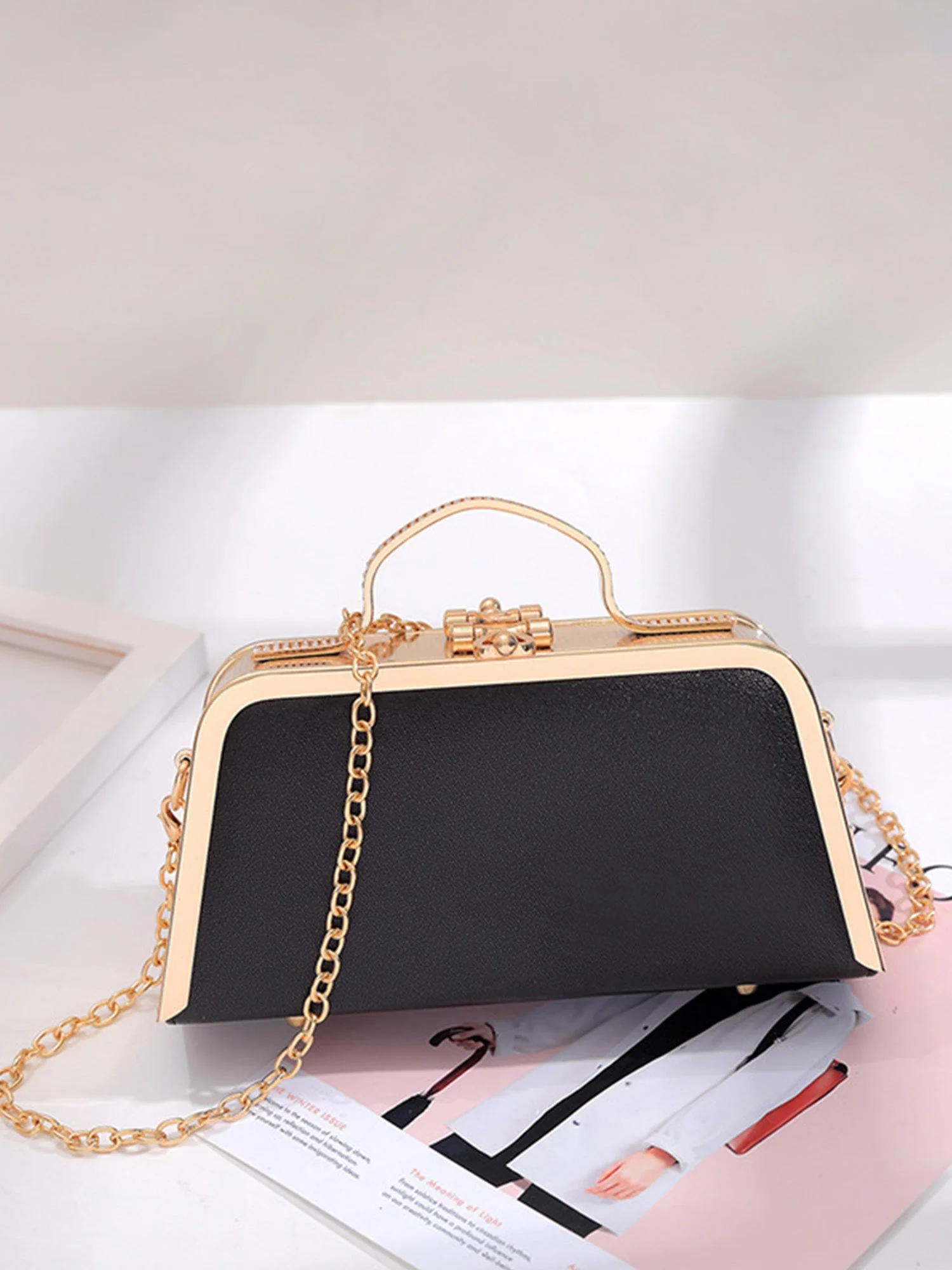 Handgehaltene quadratische Abendtasche mit Blumenmotiv - Image 10
