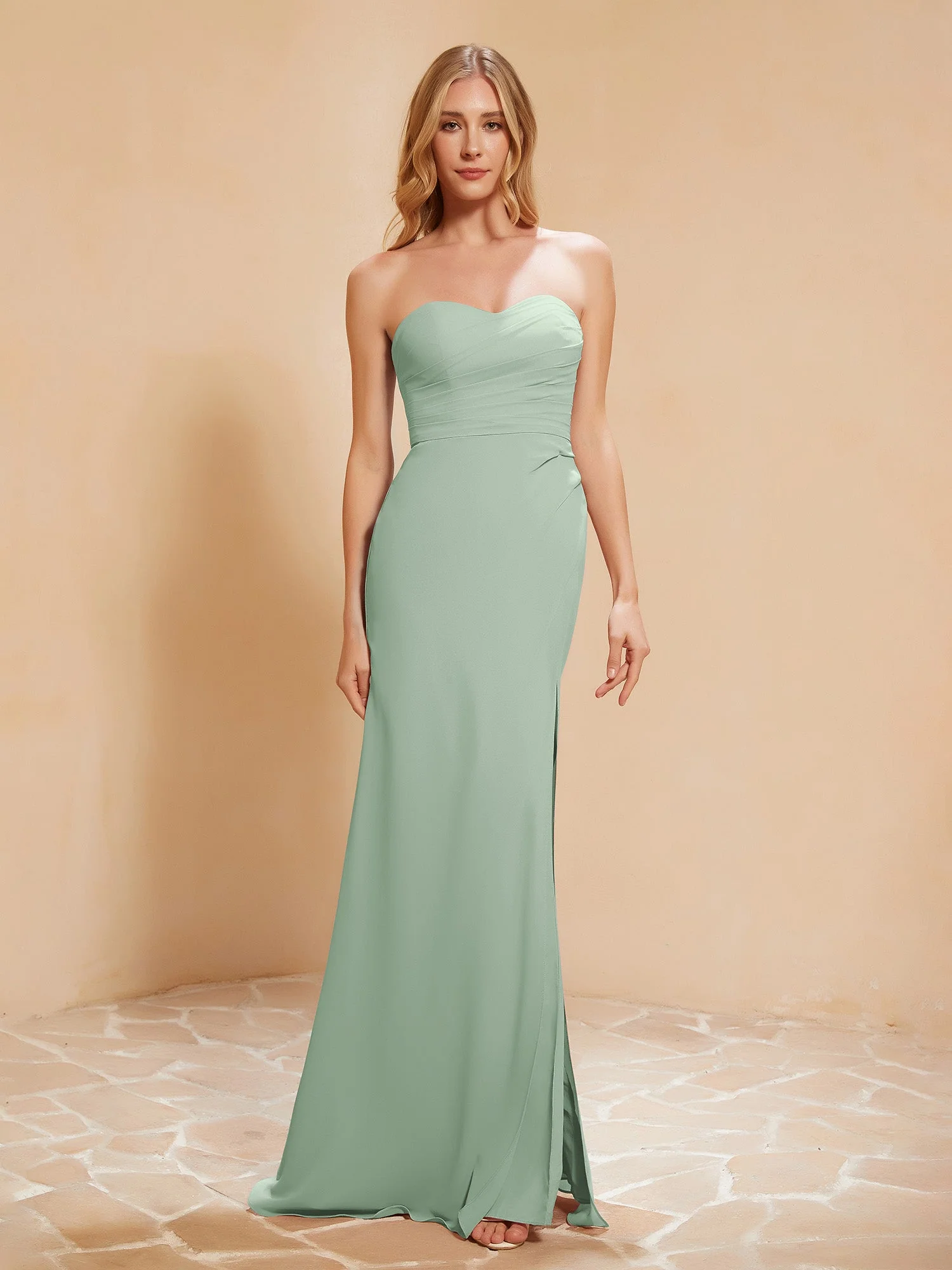 Herzform Etui Chiffon Kleid Mit Schlitz Agavengrün