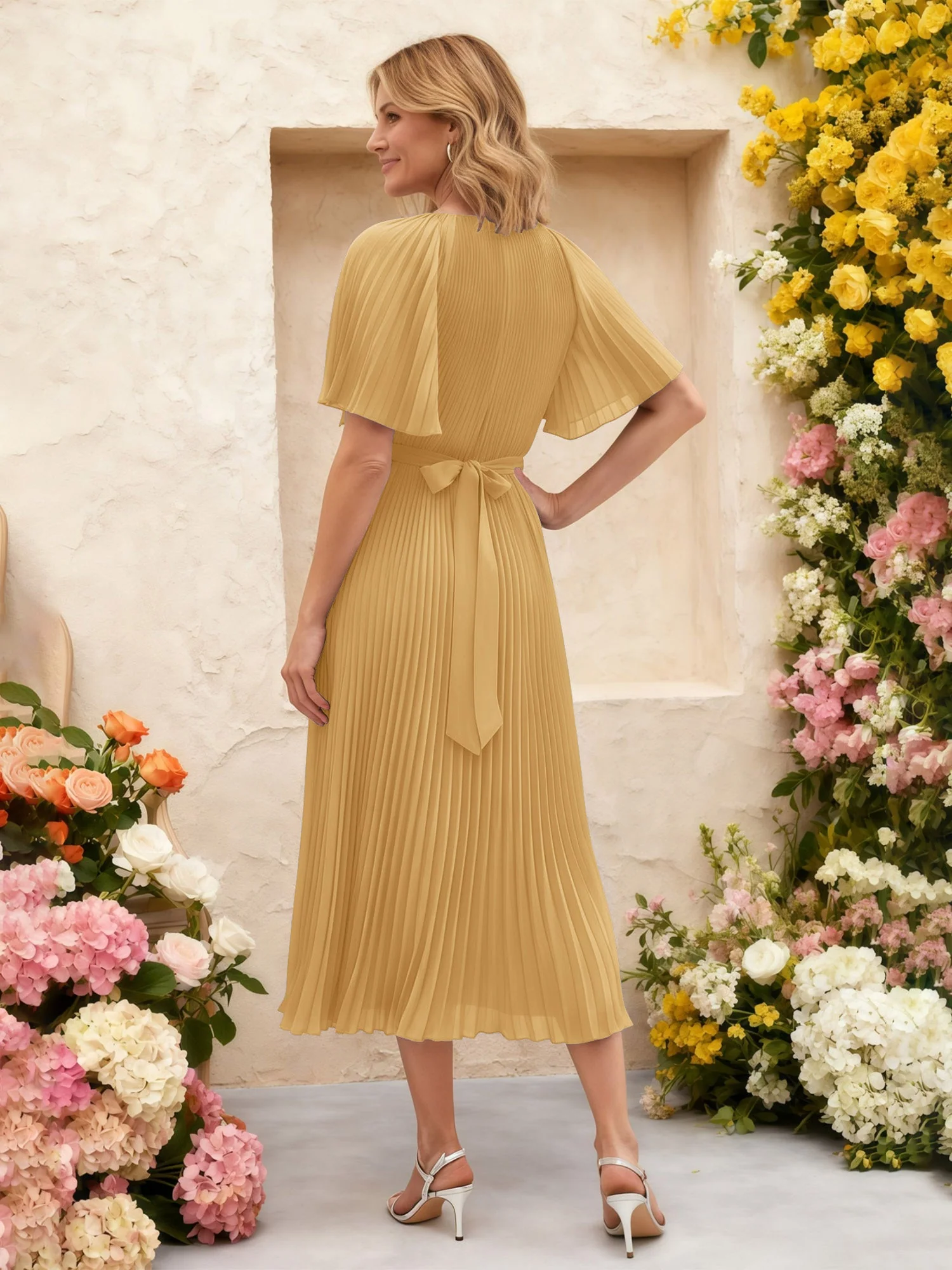 Chiffon Plissee Midi Kleid mit Blumen Taille Detail Gold - Image 2