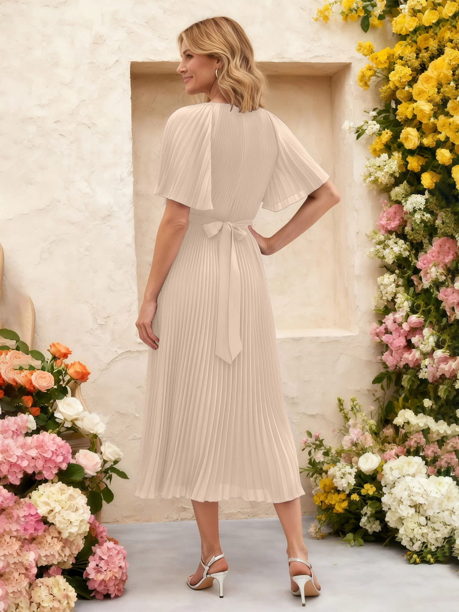 Chiffon Plissee Midi Kleid mit Blumen Taille Detail Pfirsich - Image 2