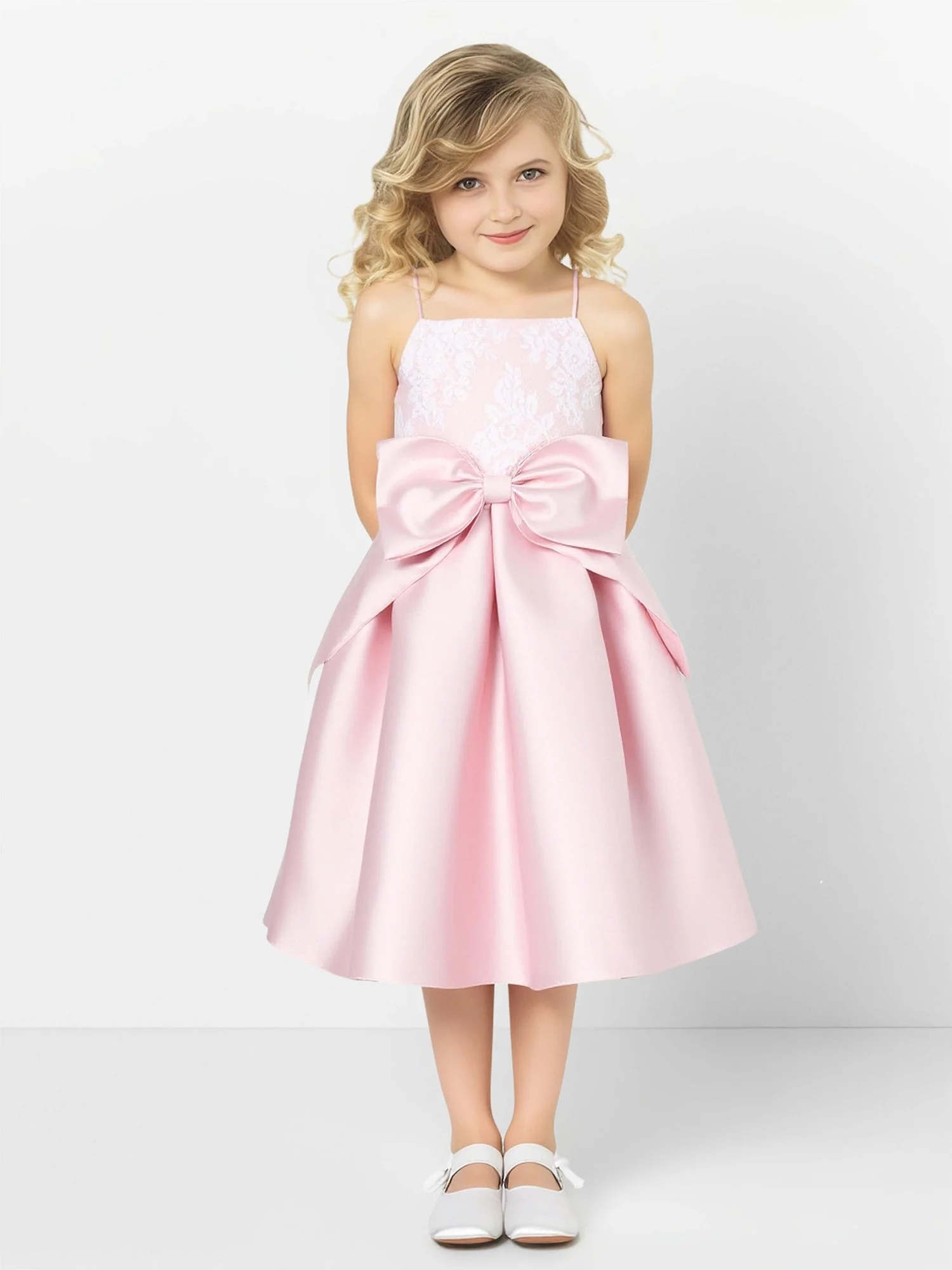 SpaghettitrÀger Spitze Satin BlumenmÀdchen Kleid mit Schleife Bonbonrosa