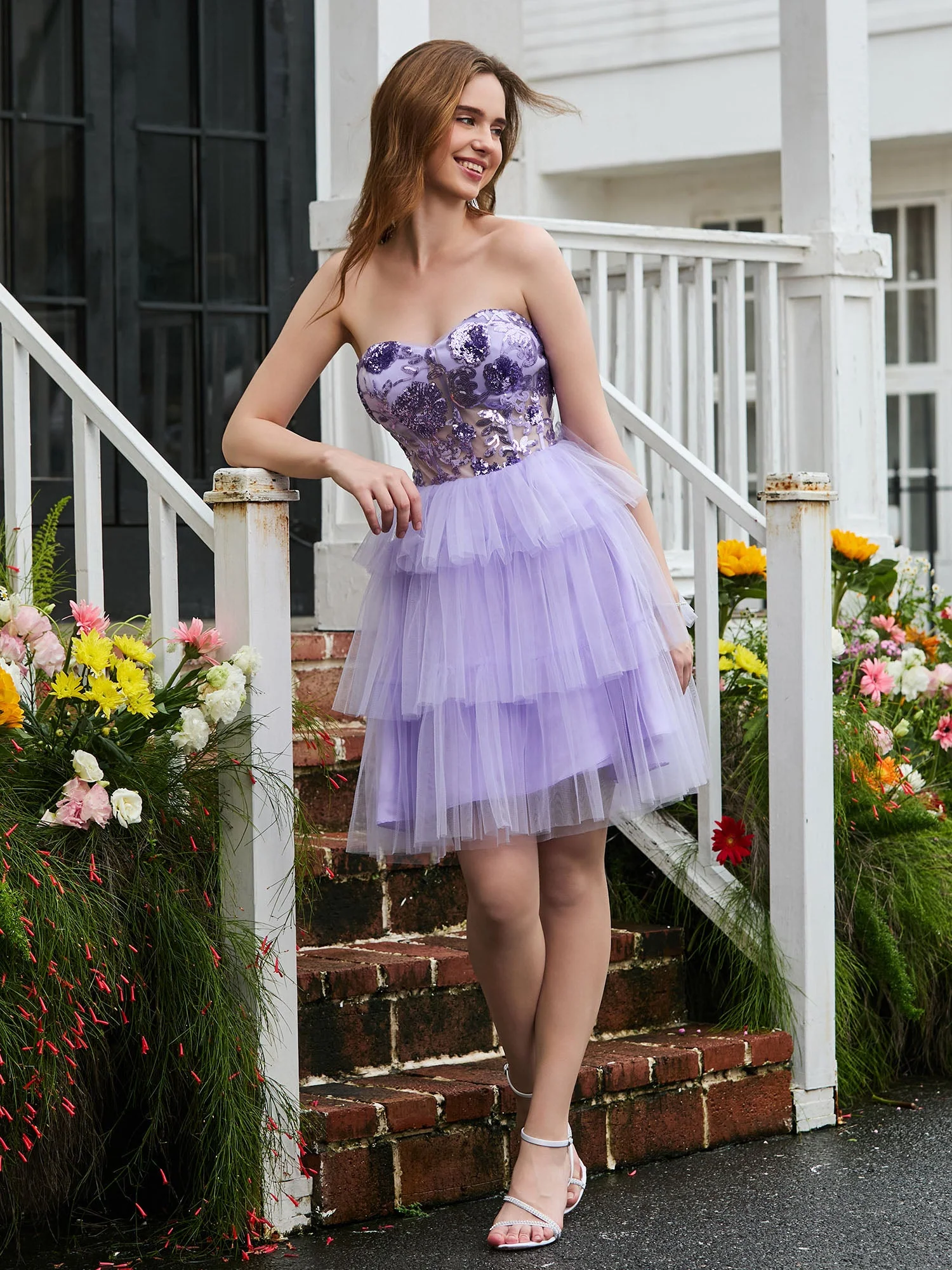 Kurzes Kleid mit Korsett und Paillettenbesatz aus Netzstoff Lila - Image 4