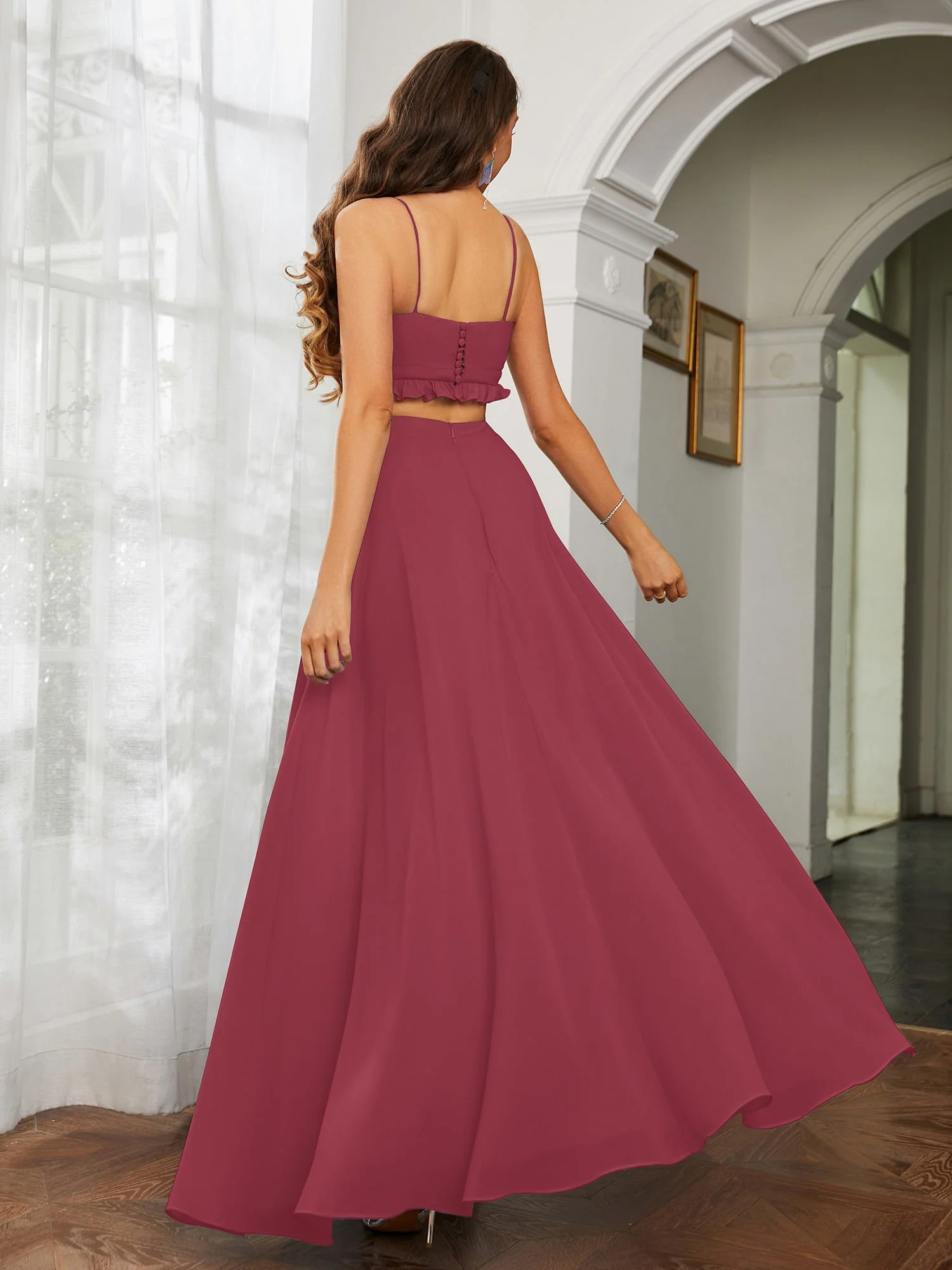 Langes Sexy Kleid mit Spaghettiträgern und Chiffon-Rüschenausschnitt Zimtrose - Image 2