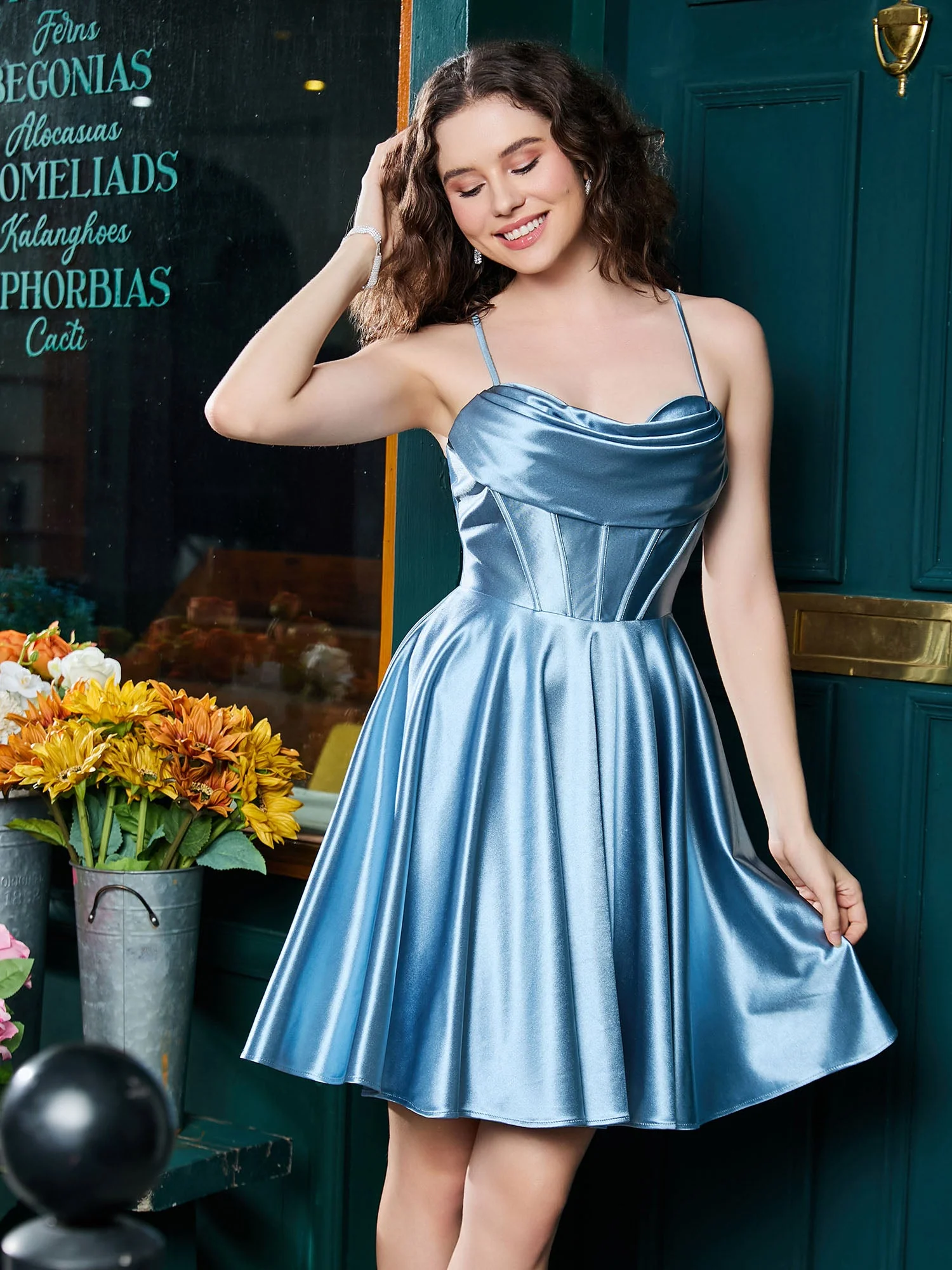 Minikleid Aus Stretch-Satin Mit Spaghettiträgern Und Schnürung Staubiges Blau