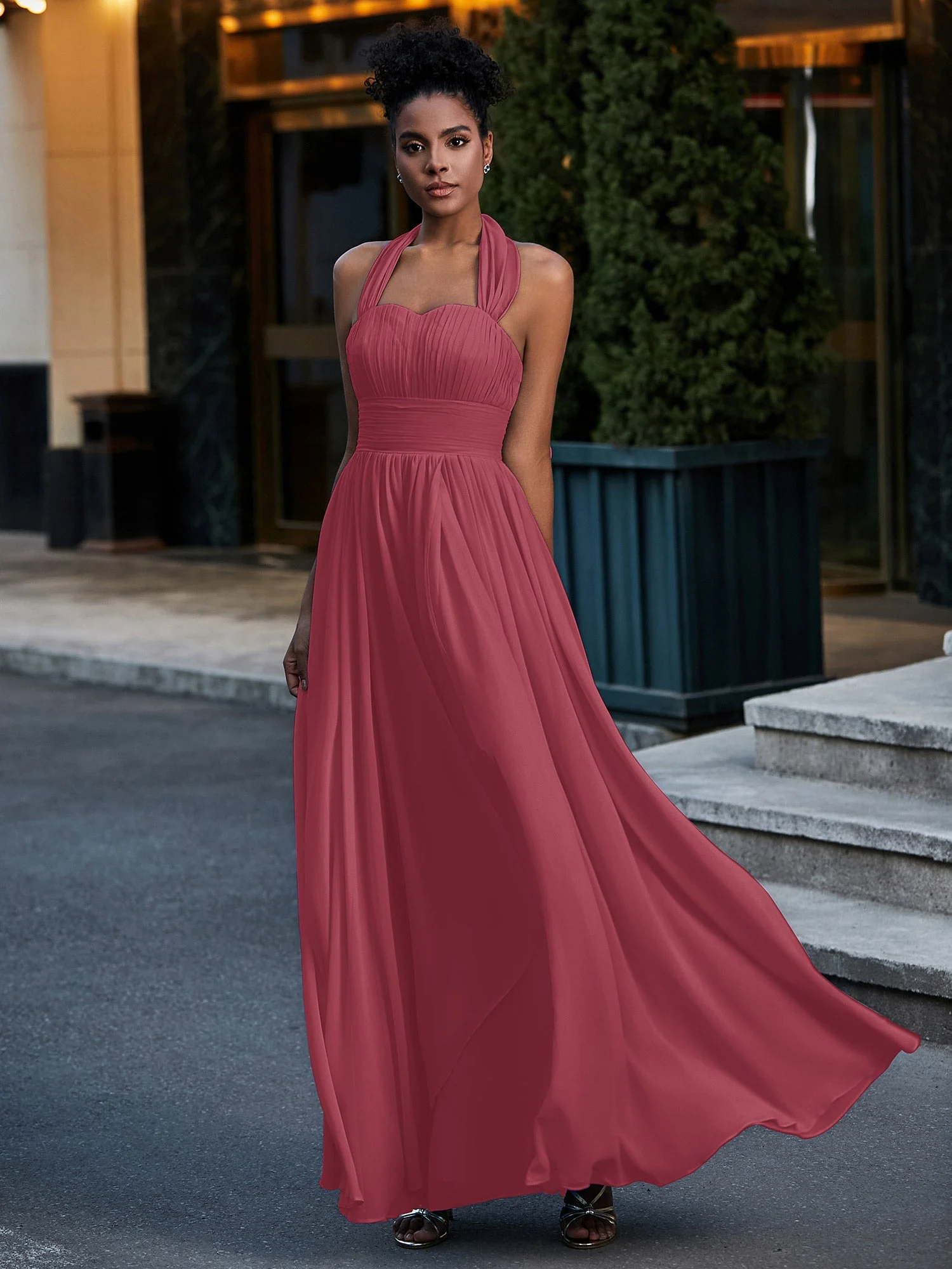 Neckholder Chiffon Kleider mit Cascade Rock Zimtrose