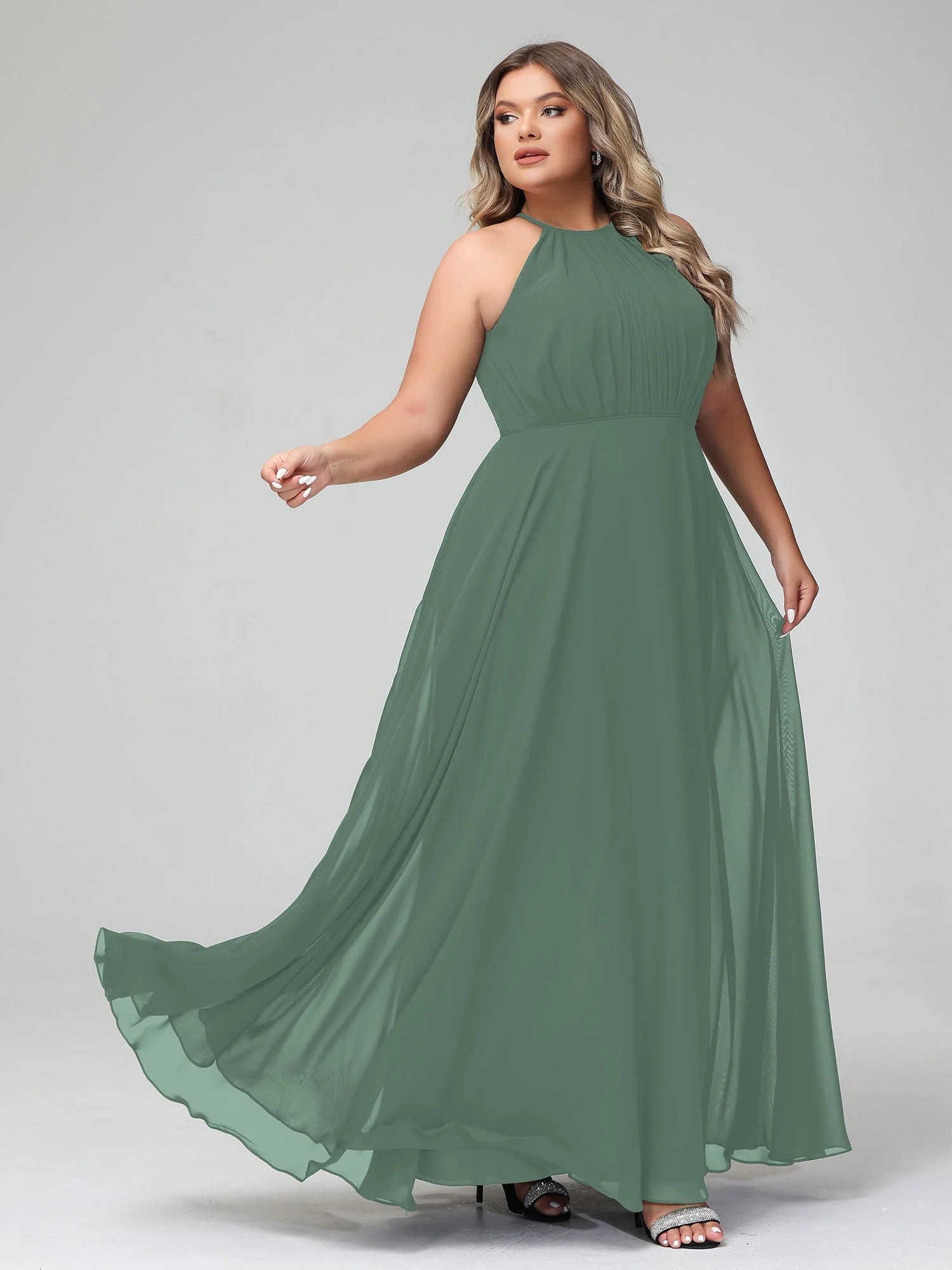 Neckholder Chiffon Langes Kleid mit Kreisrock Eukalyptus - Image 9