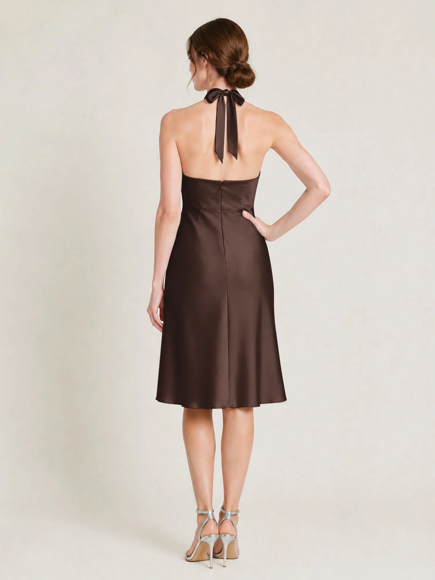 Knielanges Satin A-Linien Kleid mit Offenem Rücken Schokolade - Image 2