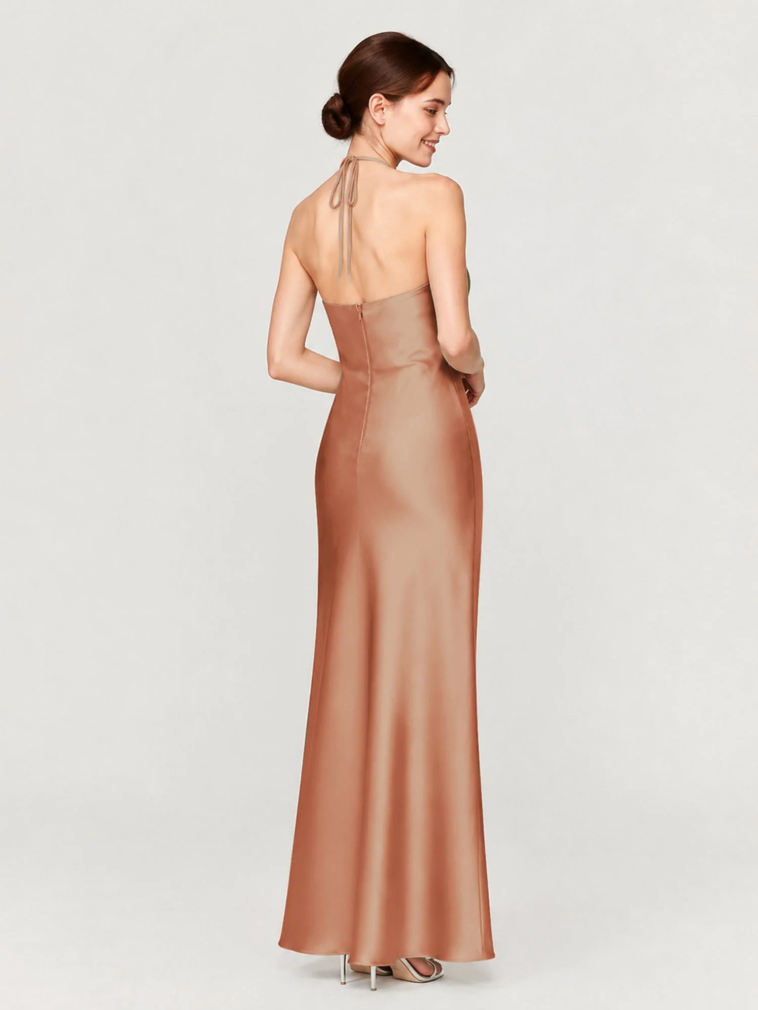 Satin Abendkleid Mit Gerafftem Neckholder Und Schrägem Rock Bronzer - Image 2