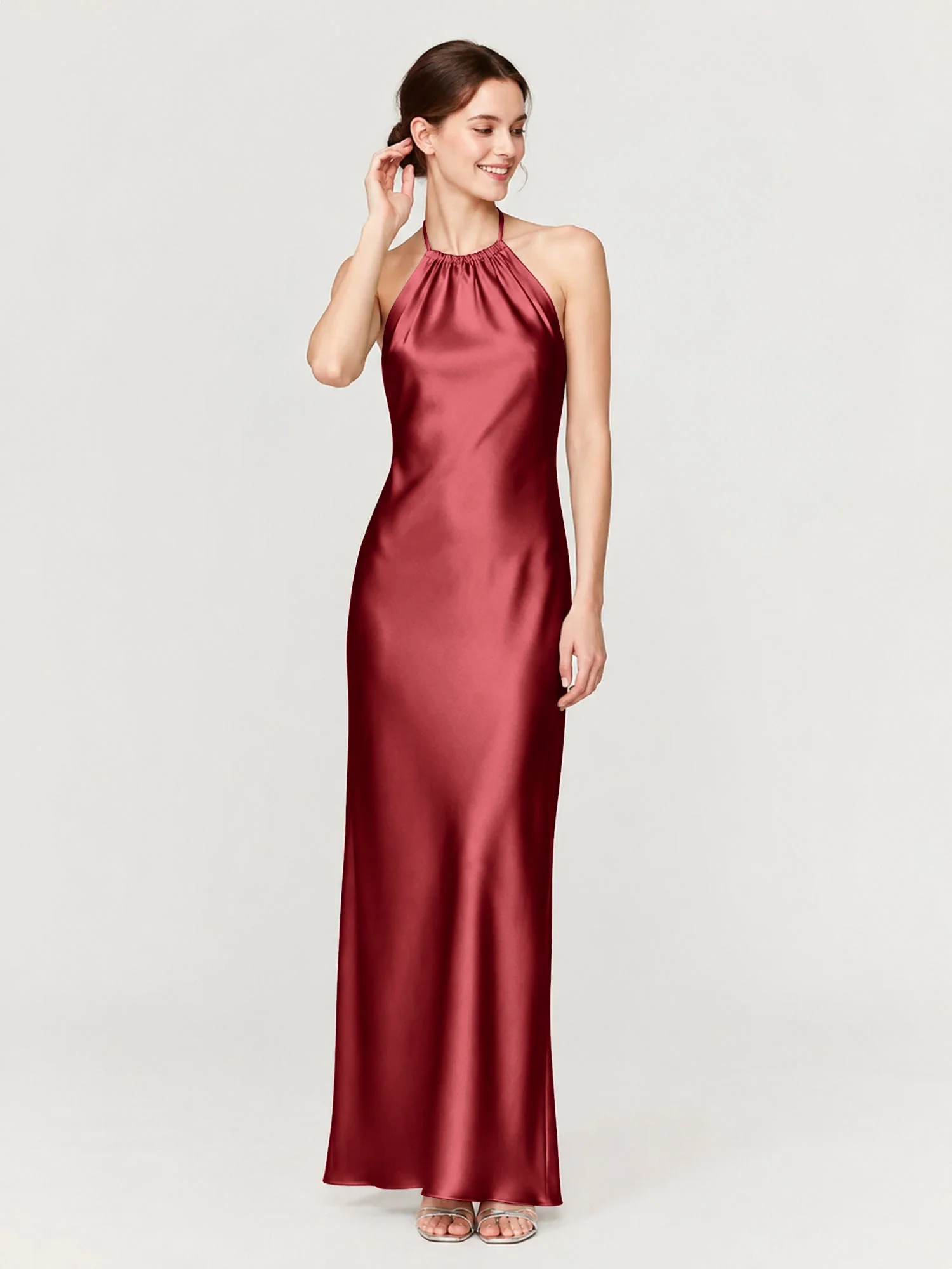Satin Abendkleid Mit Gerafftem Neckholder Und Schrägem Rock Burgunderrot