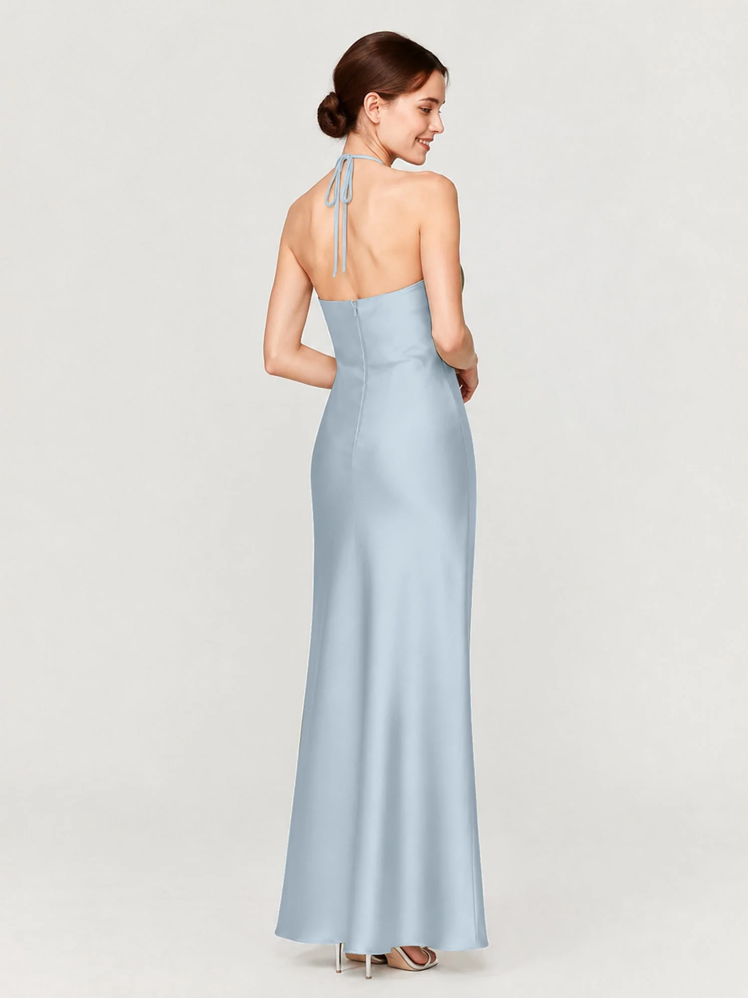 Satin Abendkleid Mit Gerafftem Neckholder Und Schrägem Rock Nebel - Image 2