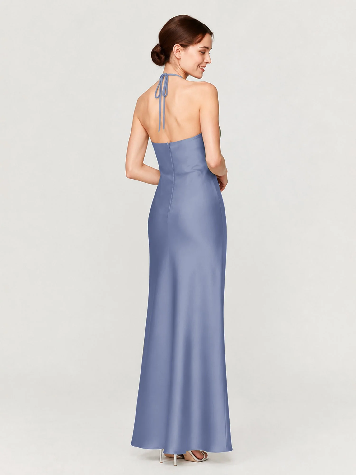 Satin Abendkleid Mit Gerafftem Neckholder Und Schrägem Rock Staubiges Blau - Image 2