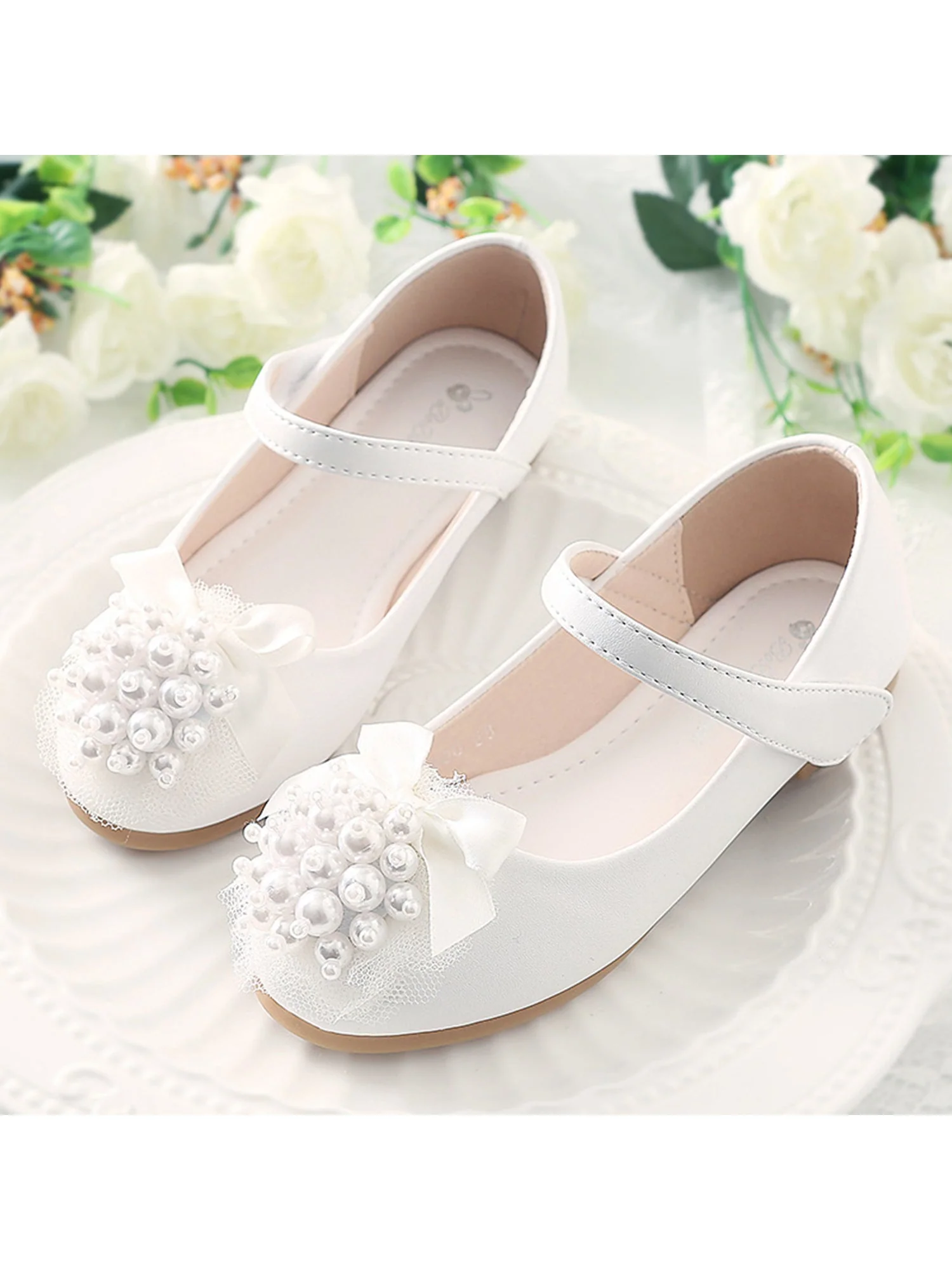 Prinzessinnenschuhe mit runder Spitze und Perlen - Image 6