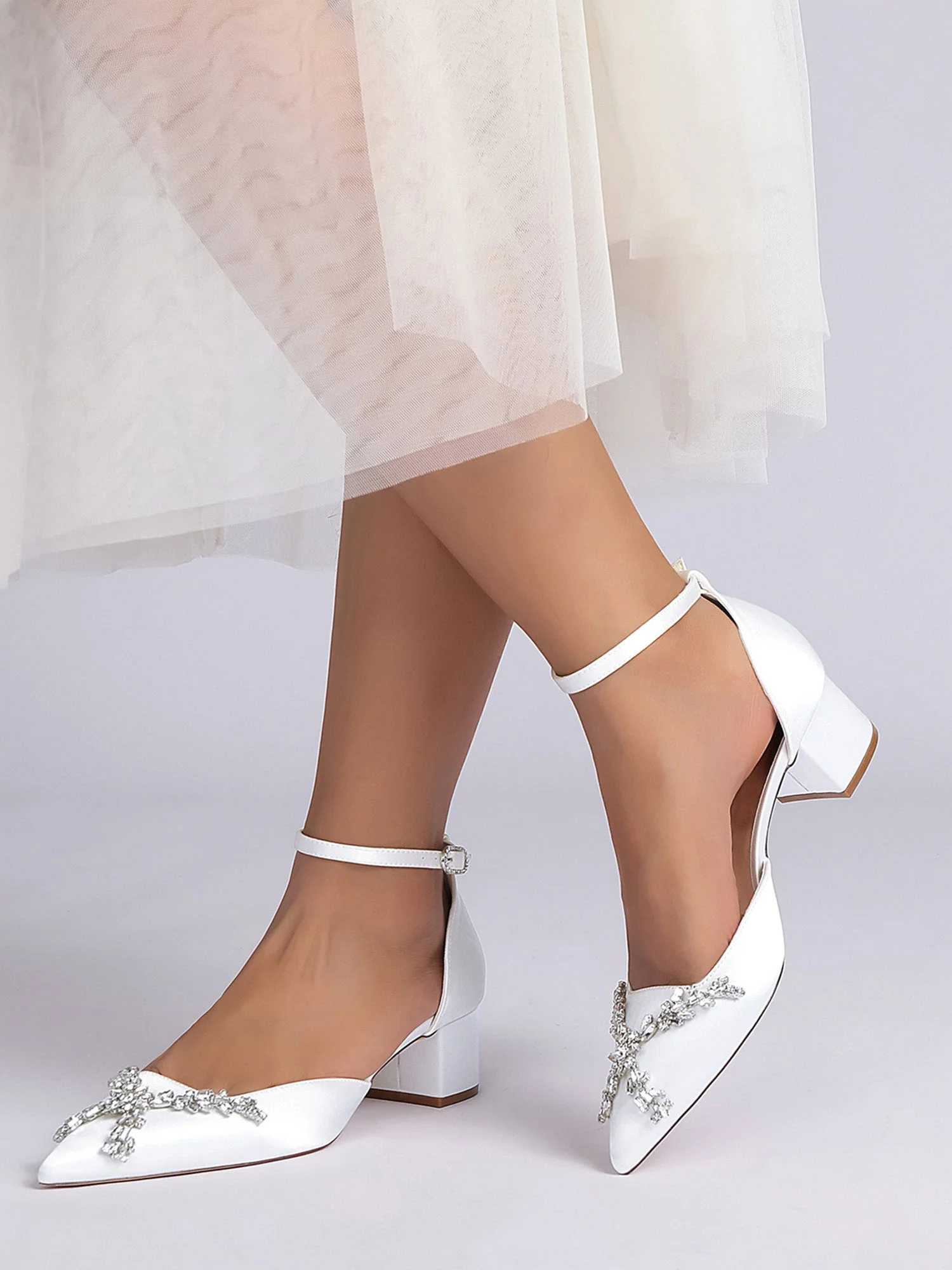 Satin Blockabsatz Spitzenschuh Pumps mit Strass