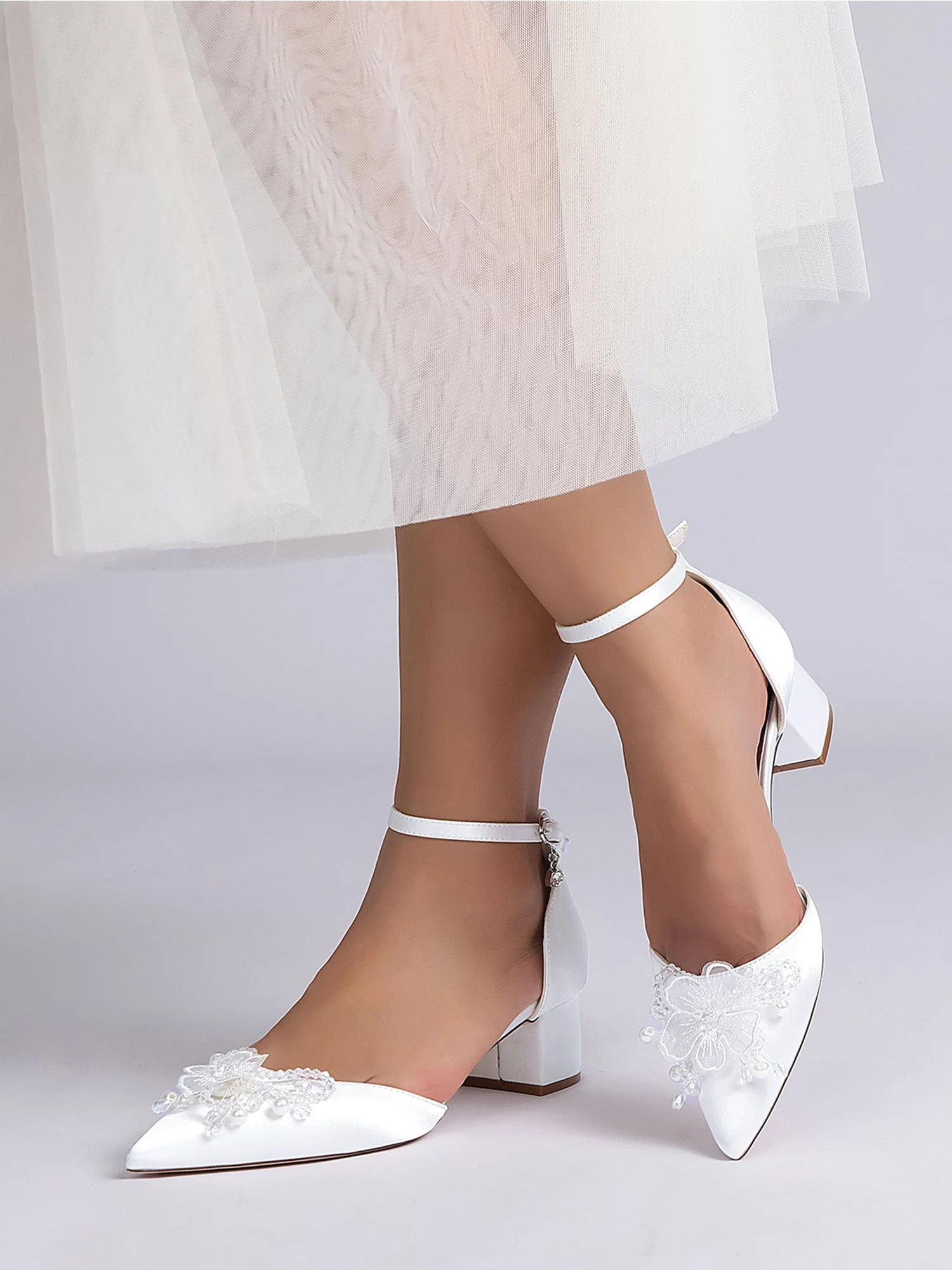 Satin Spitzenschuh Pumps mit Applikation