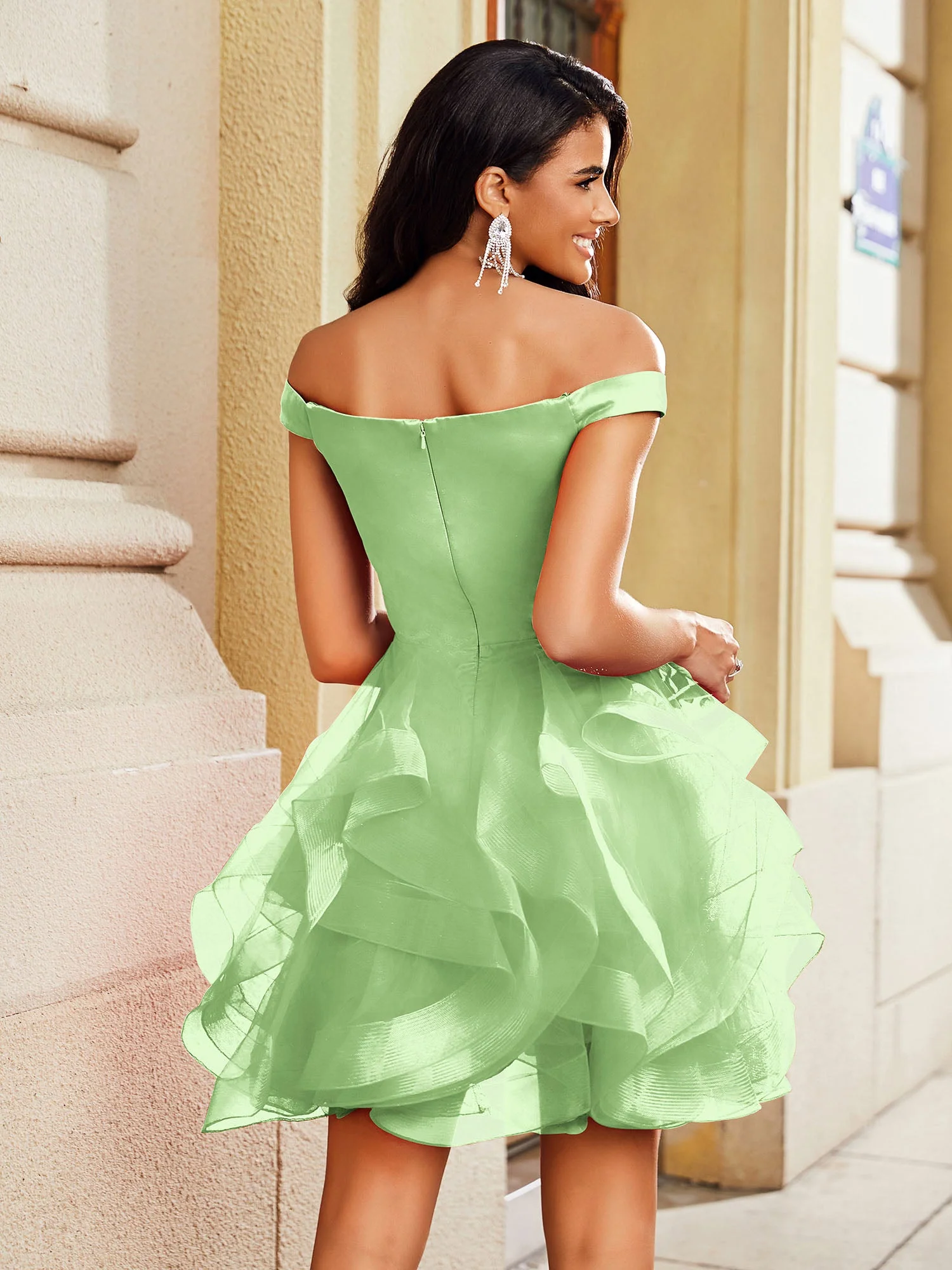 Schulterfreies Kurzes Rüschen Satin Cocktailkleid Salbei - Image 2