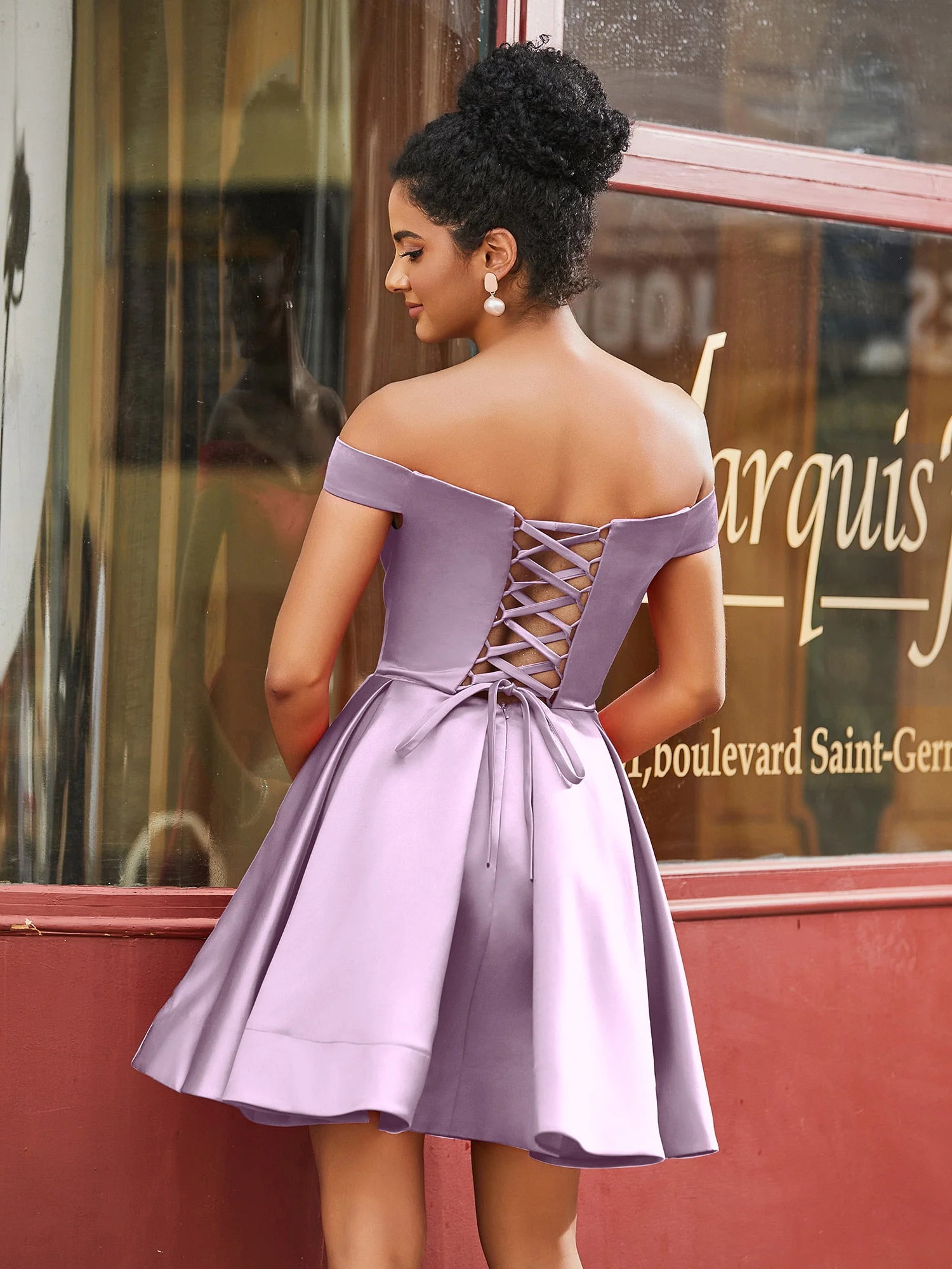 Schulterfreies Satin Heimkehrkleid mit Taschen Blauregen - Image 2