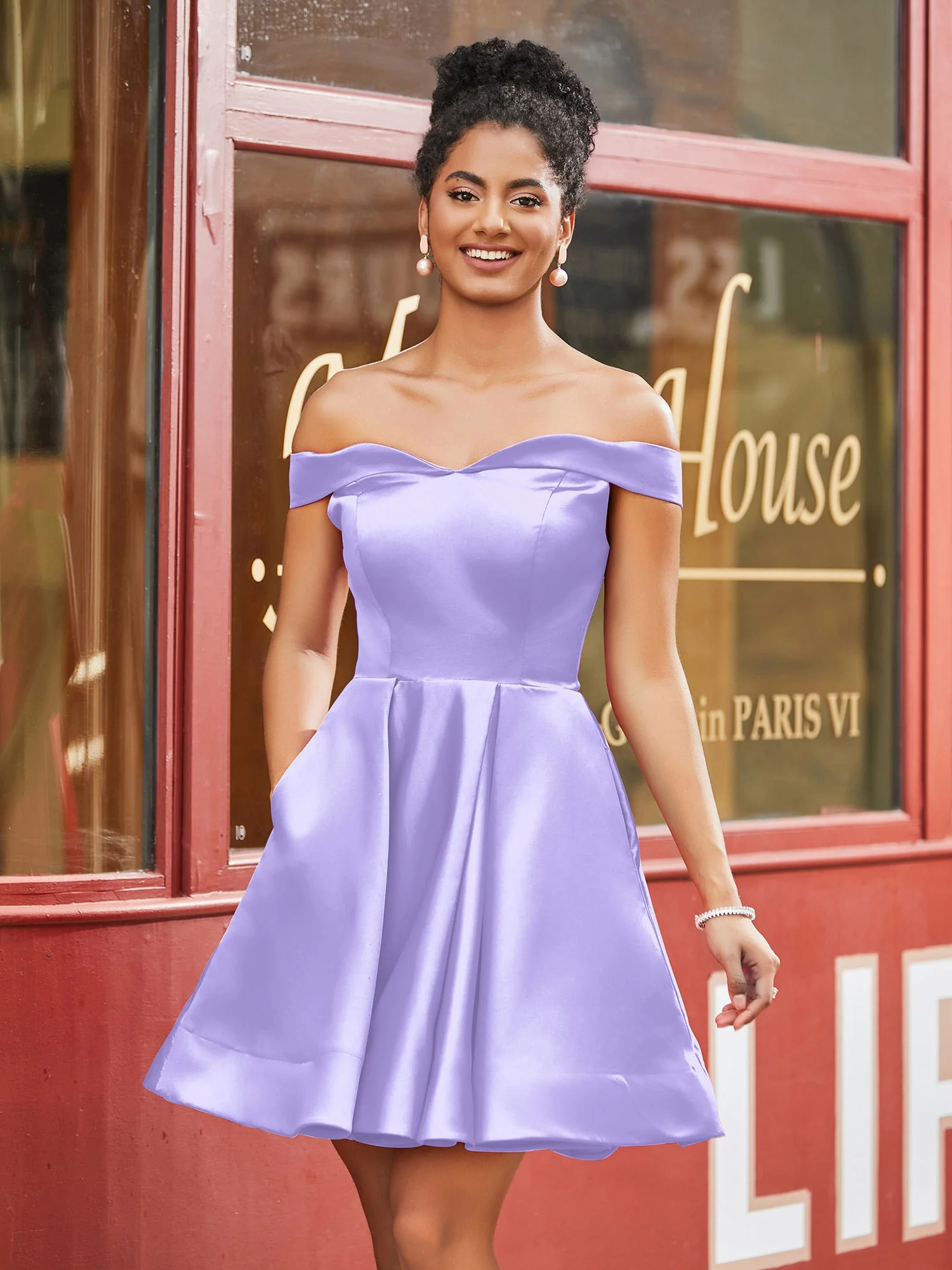 Schulterfreies Satin Heimkehrkleid mit Taschen Lila - Image 3