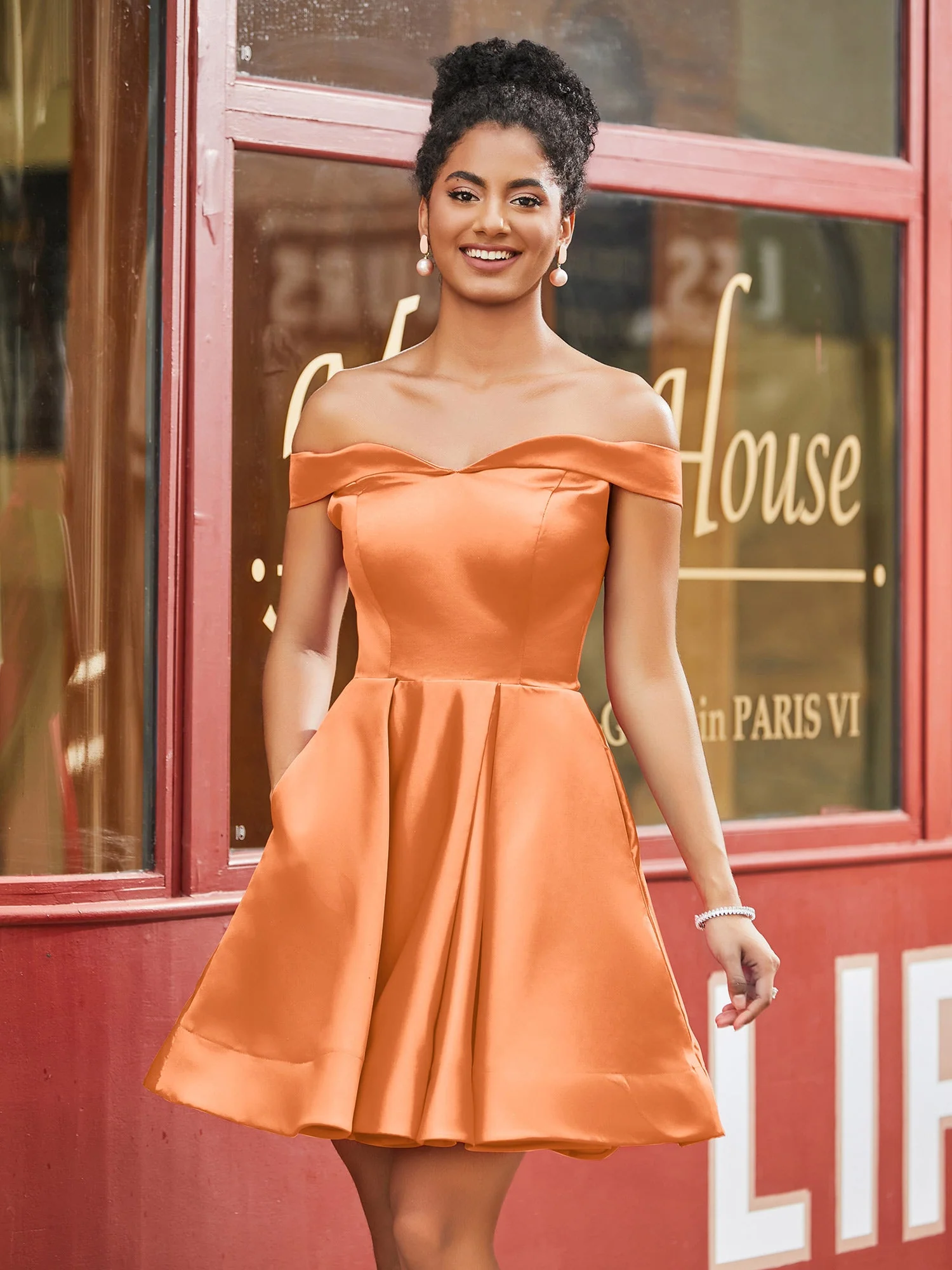 Schulterfreies Satin Heimkehrkleid mit Taschen Orange - Image 3