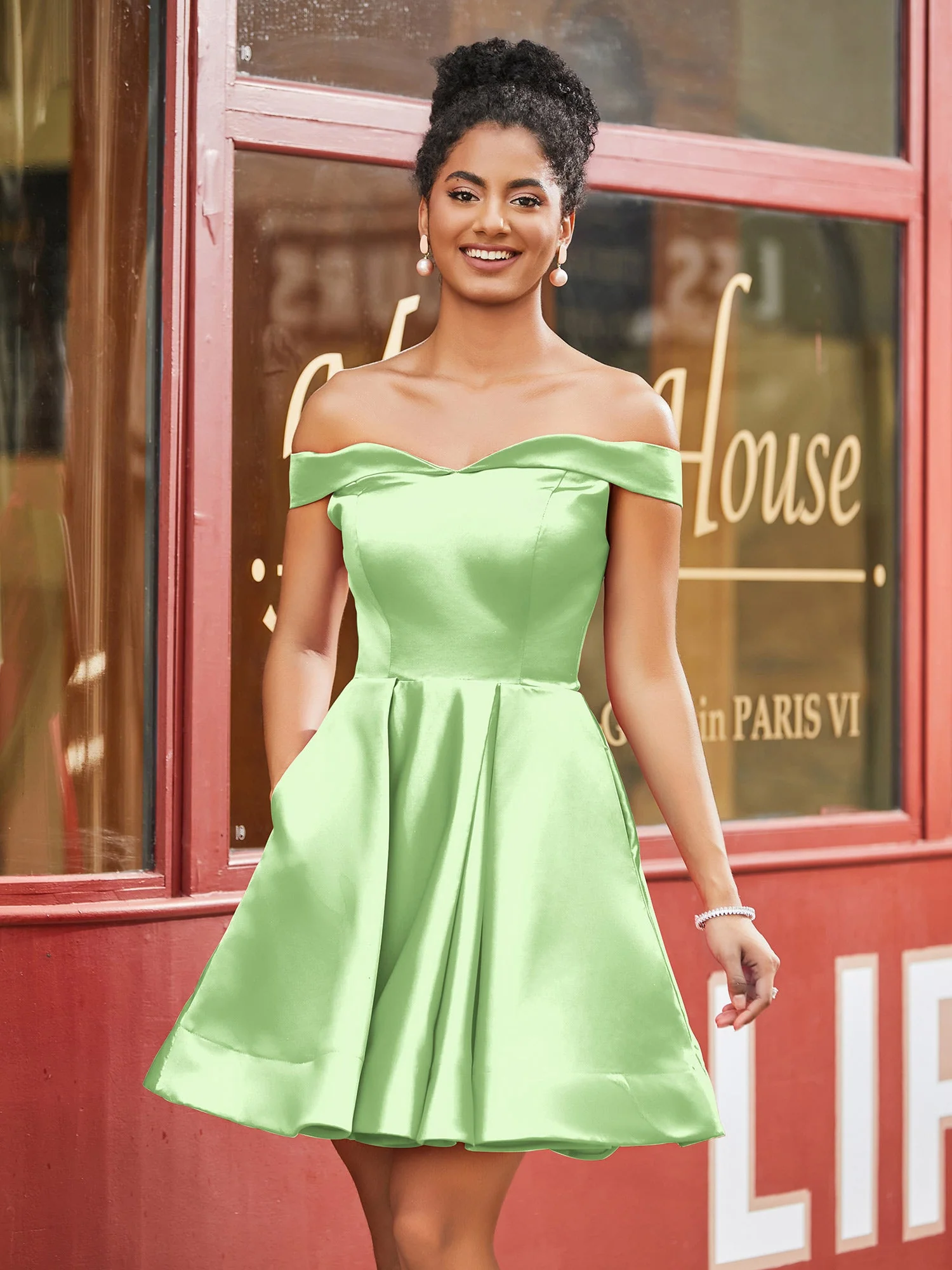 Schulterfreies Satin Heimkehrkleid mit Taschen Salbei - Image 3