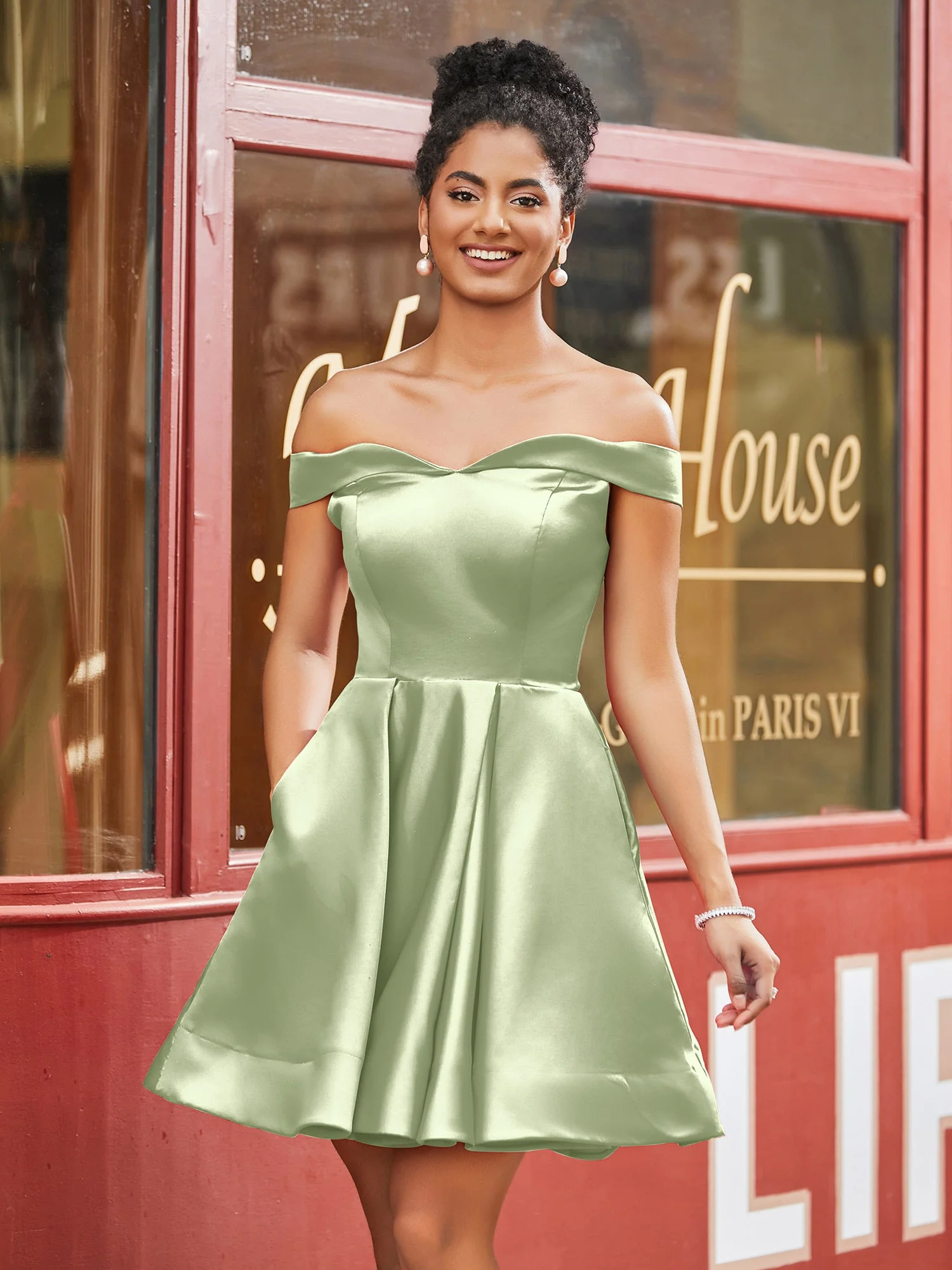 Schulterfreies Satin Heimkehrkleid mit Taschen Staubiges Salbei - Image 3