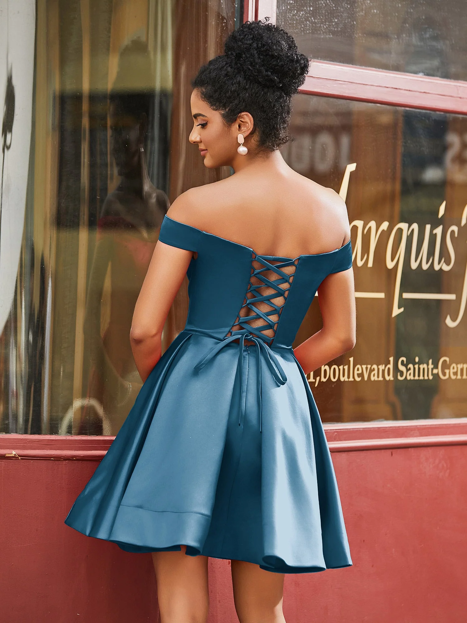 Schulterfreies Satin Heimkehrkleid mit Taschen Tinte Blau - Image 2