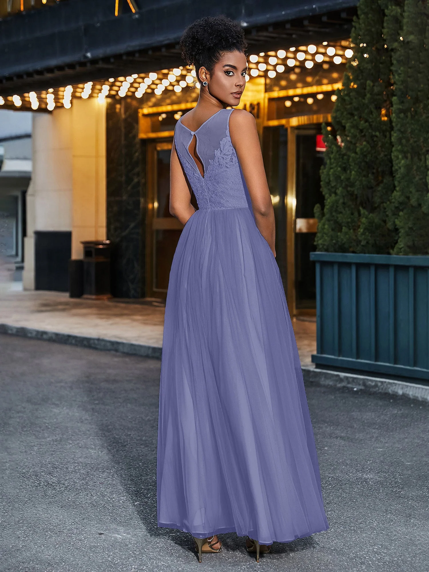 Spitze und Tüll Langes Kleid mit Illusion Ausschnitt Periwinkleblau - Image 2