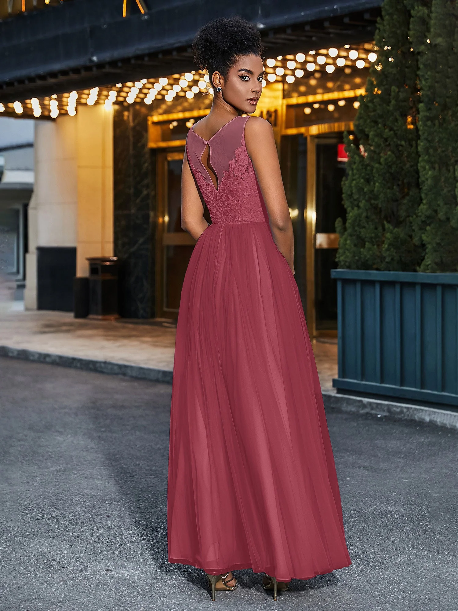 Spitze und Tüll Langes Kleid mit Illusion Ausschnitt Zimtrose - Image 2