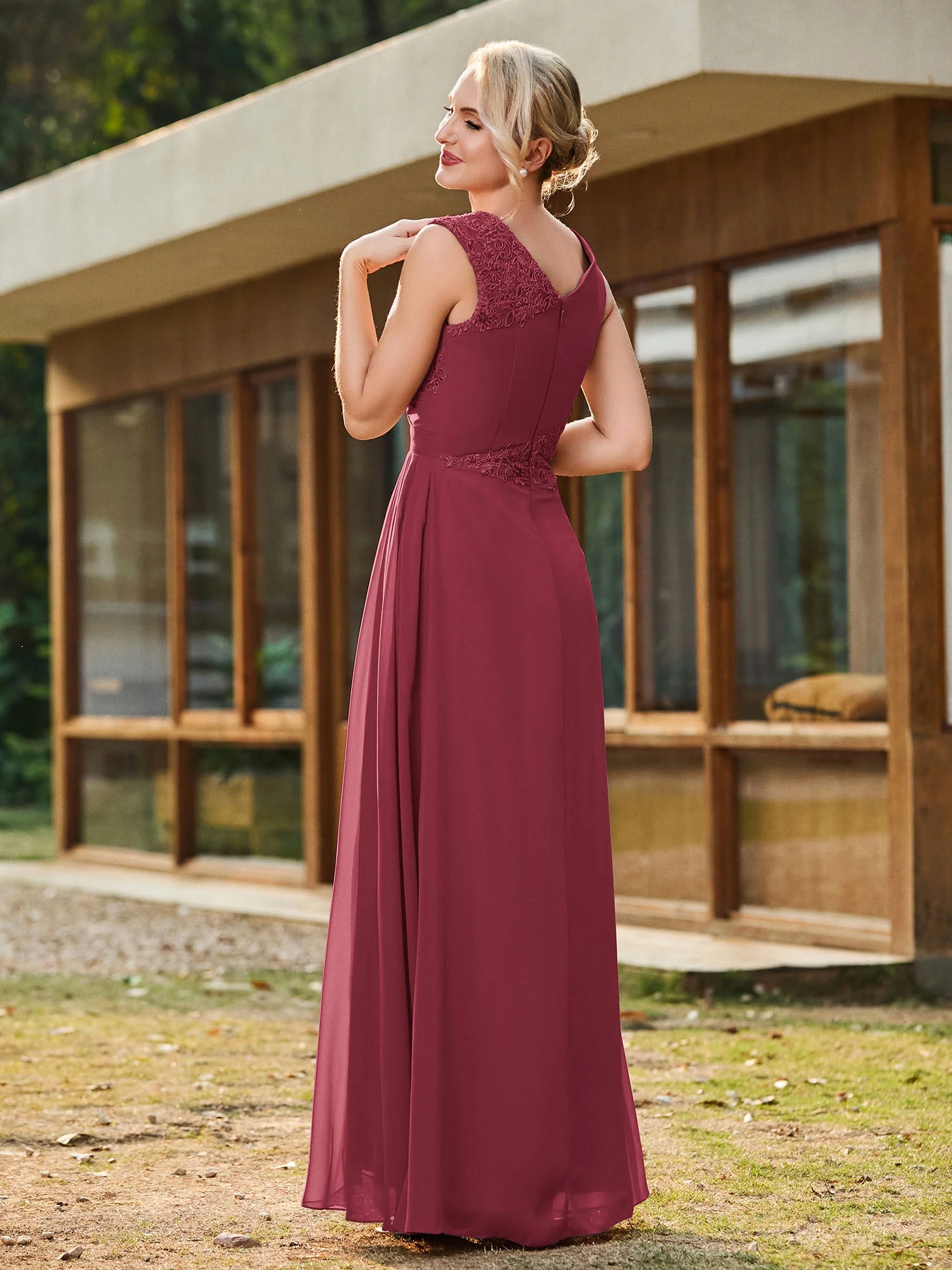 V-Ausschnitt Ärmellos Spitze Plissee Lang Kleid mit Schlitz Zimtrose - Image 2