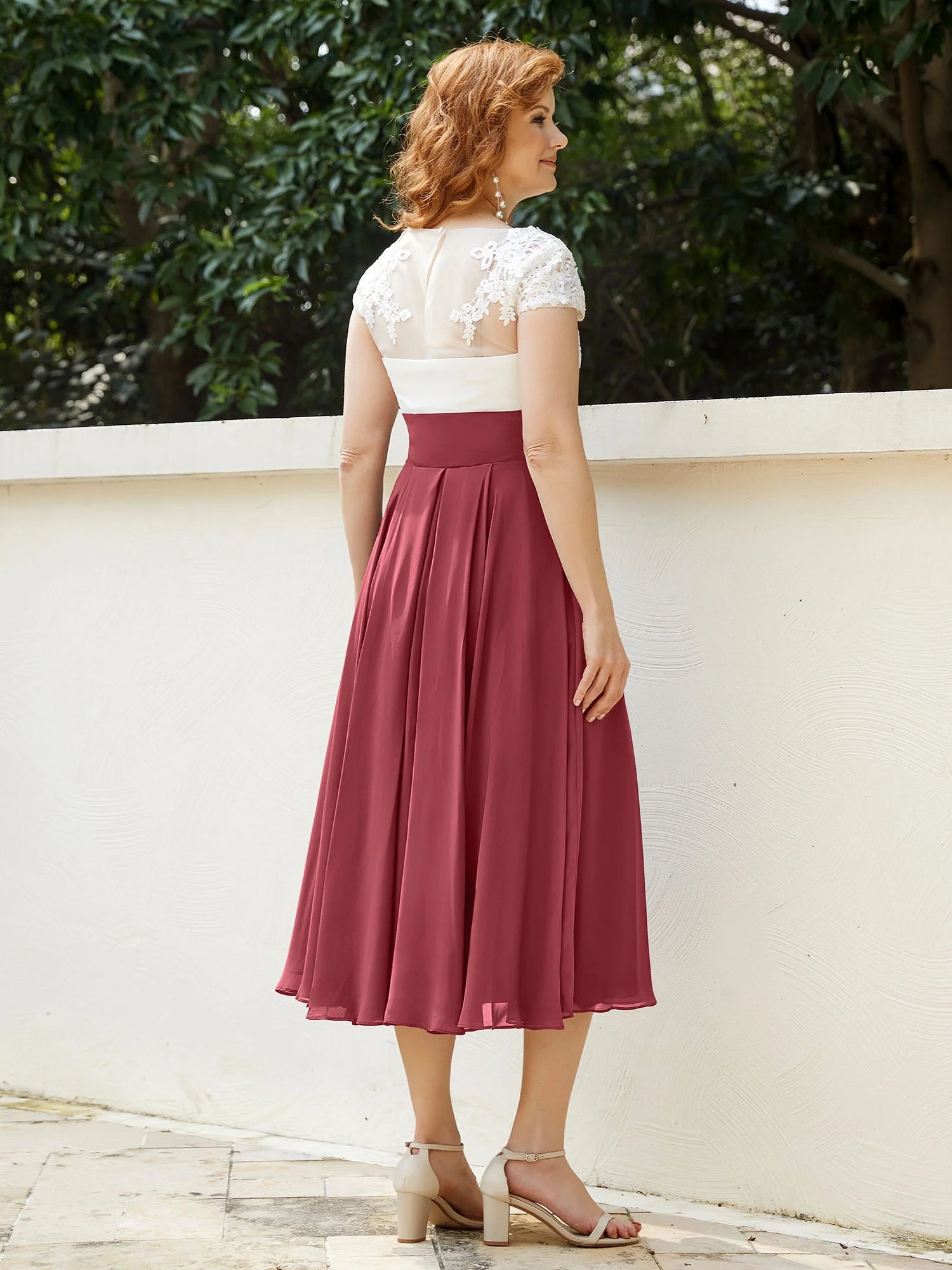 V-Ausschnitt Chiffon Kleid mit Elfenbein Appliqued Mieder Zimtrose - Image 2