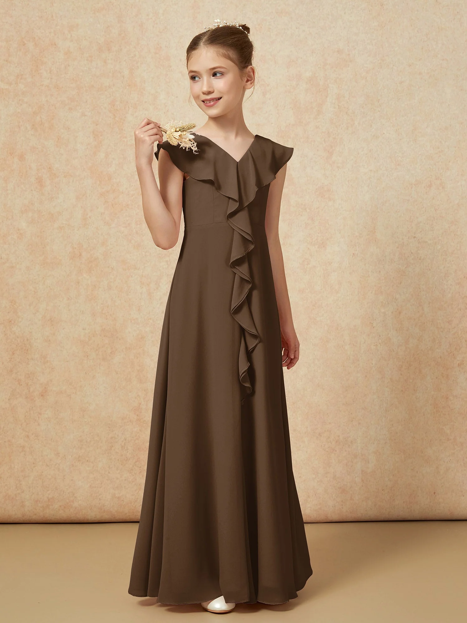 V-Ausschnitt Rüschen Chiffon Junge Brautjungfernkleider mit Schlitz Braun - Image 4