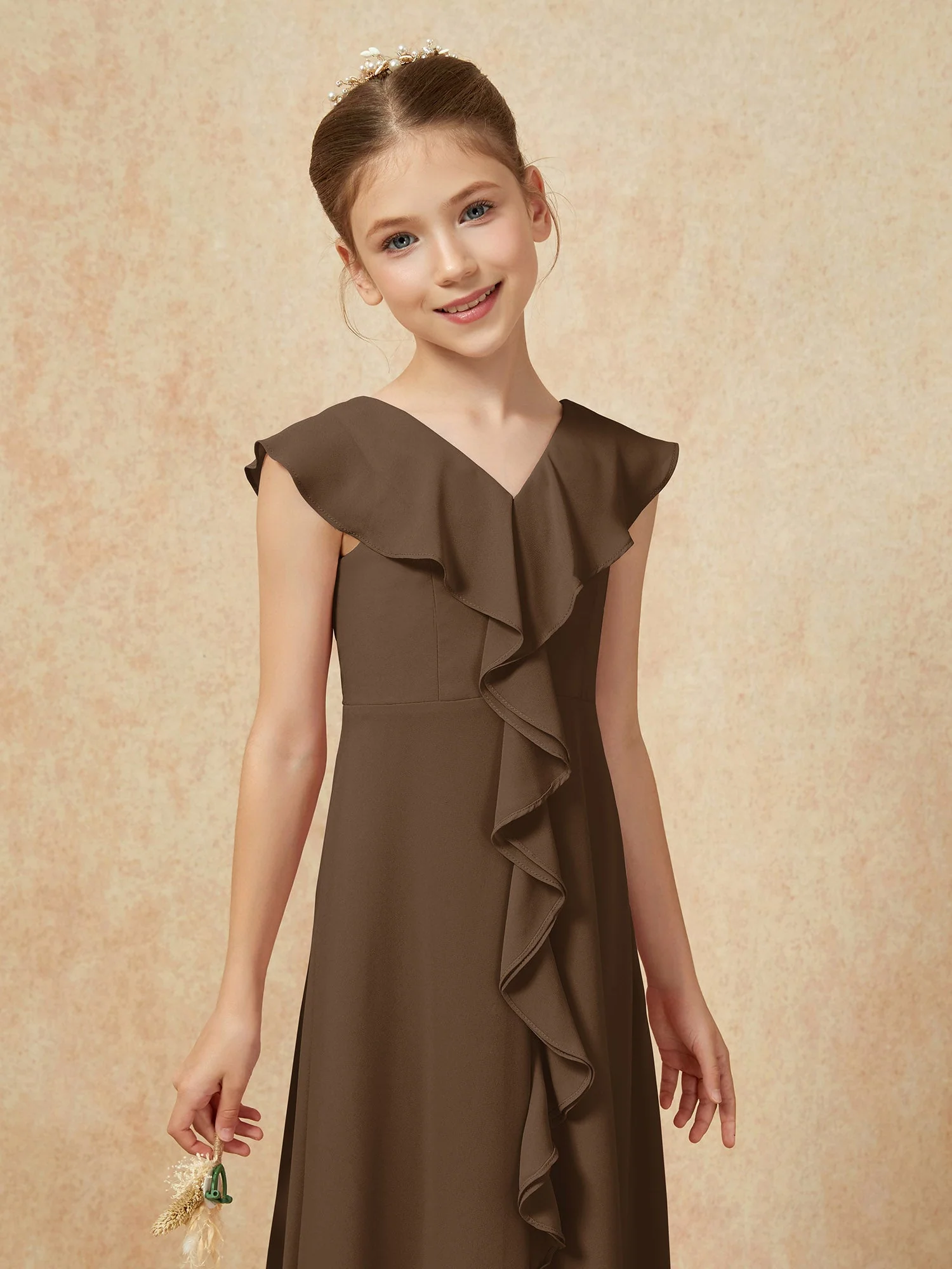 V-Ausschnitt Rüschen Chiffon Junge Brautjungfernkleider mit Schlitz Braun - Image 6