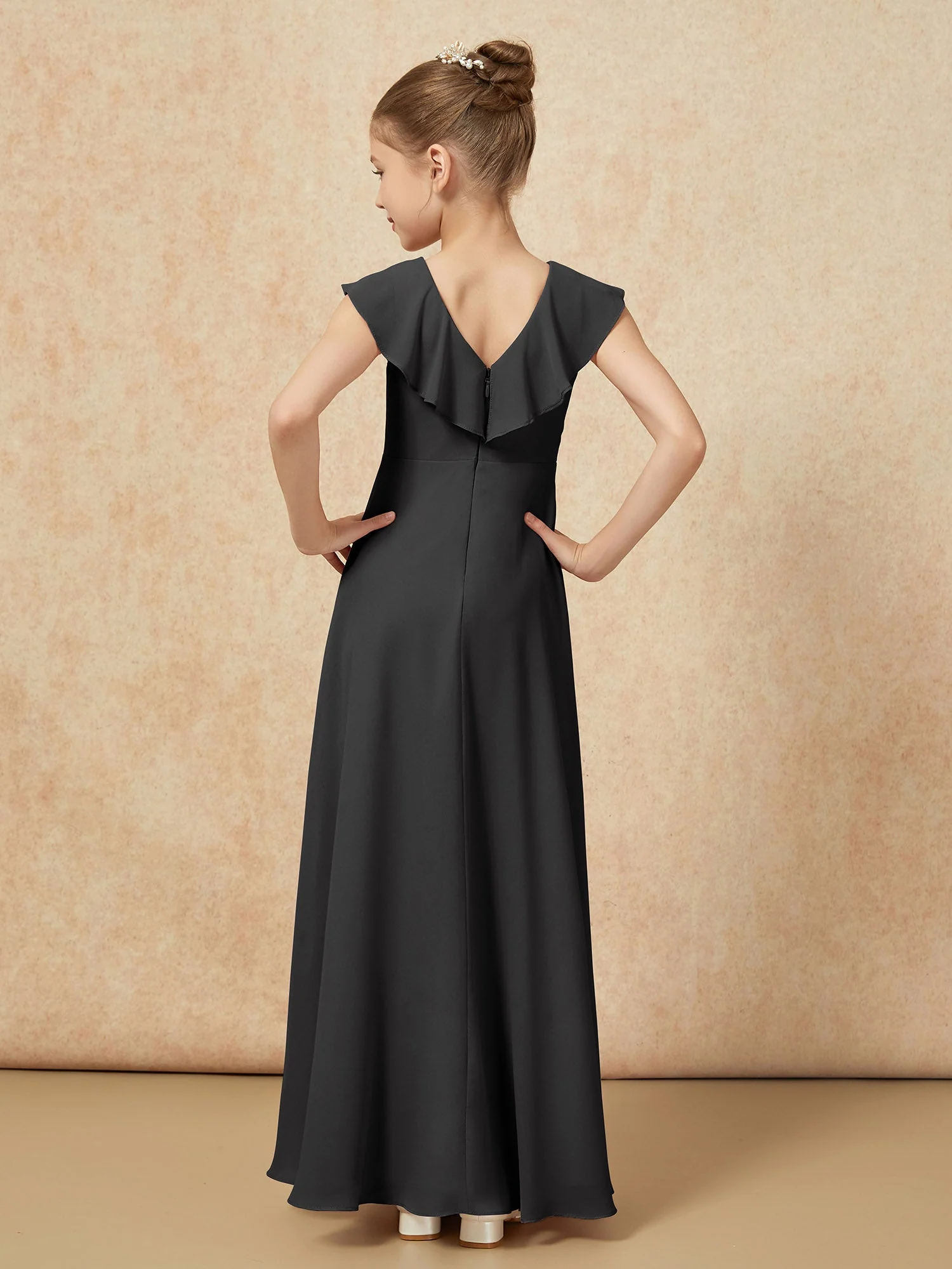 V-Ausschnitt Rüschen Chiffon Junge Brautjungfernkleider mit Schlitz Schwarz - Image 2